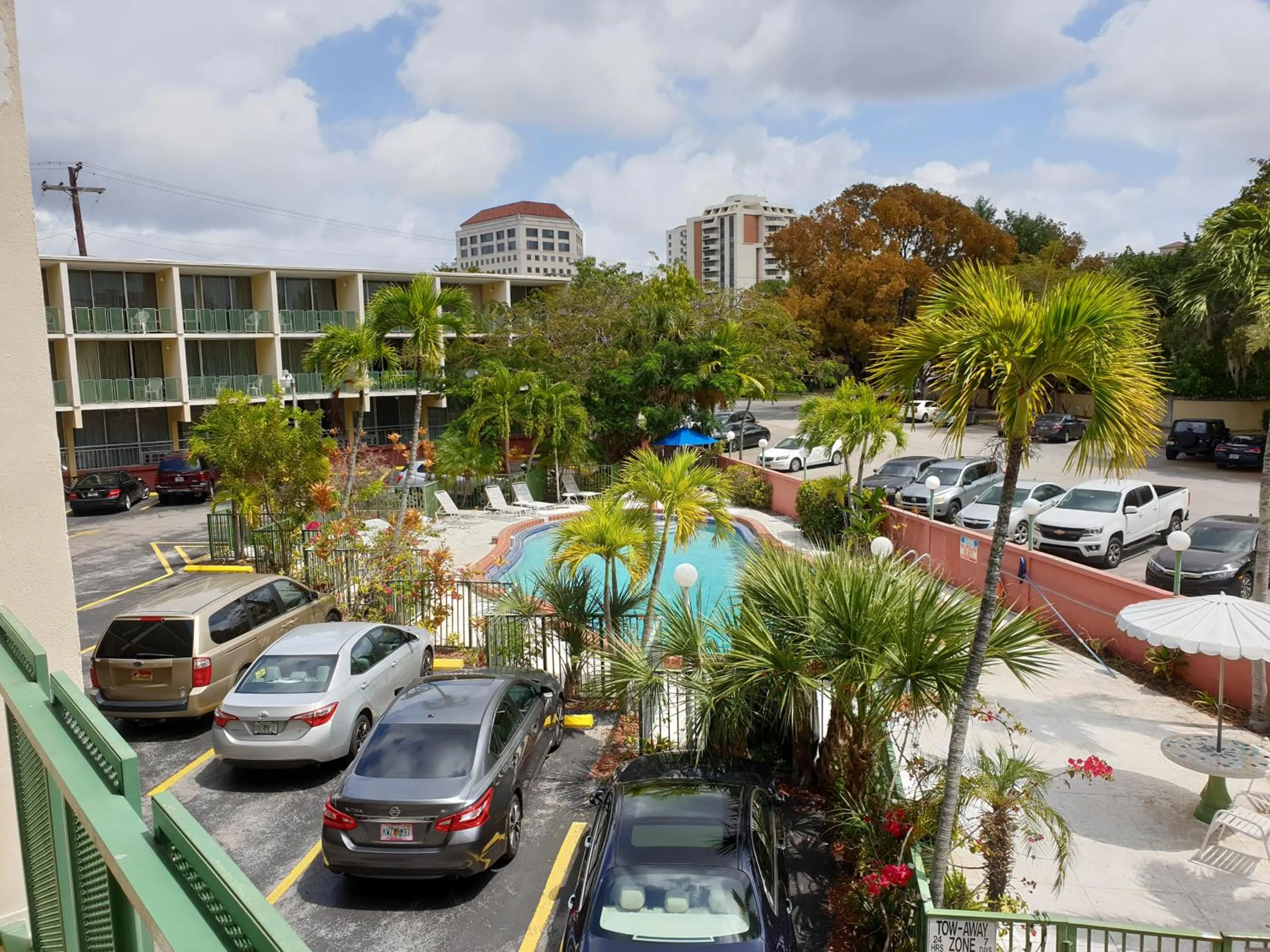 Swimming pool in Hotel Chateaubleau