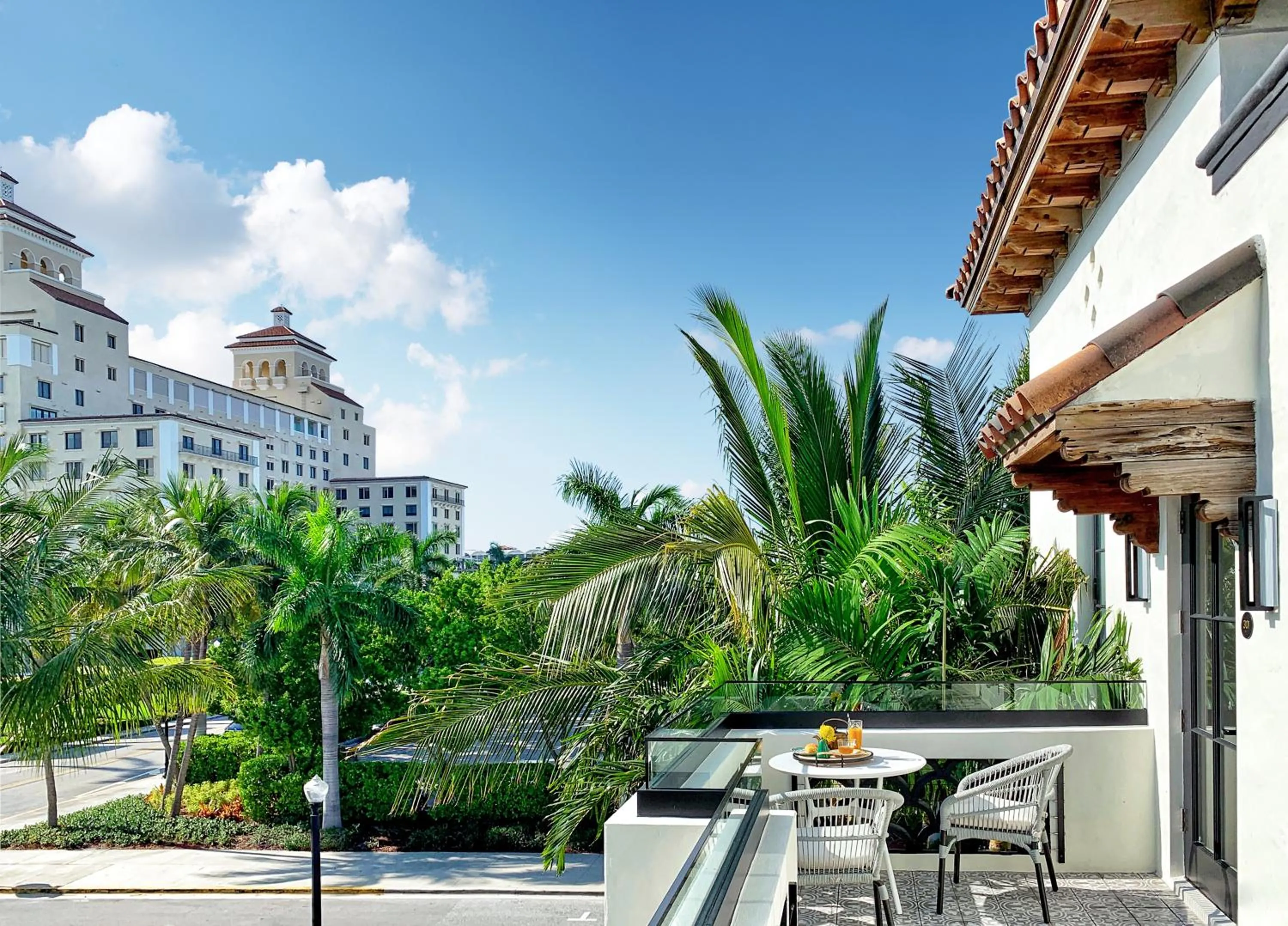 Property building in White Elephant Palm Beach