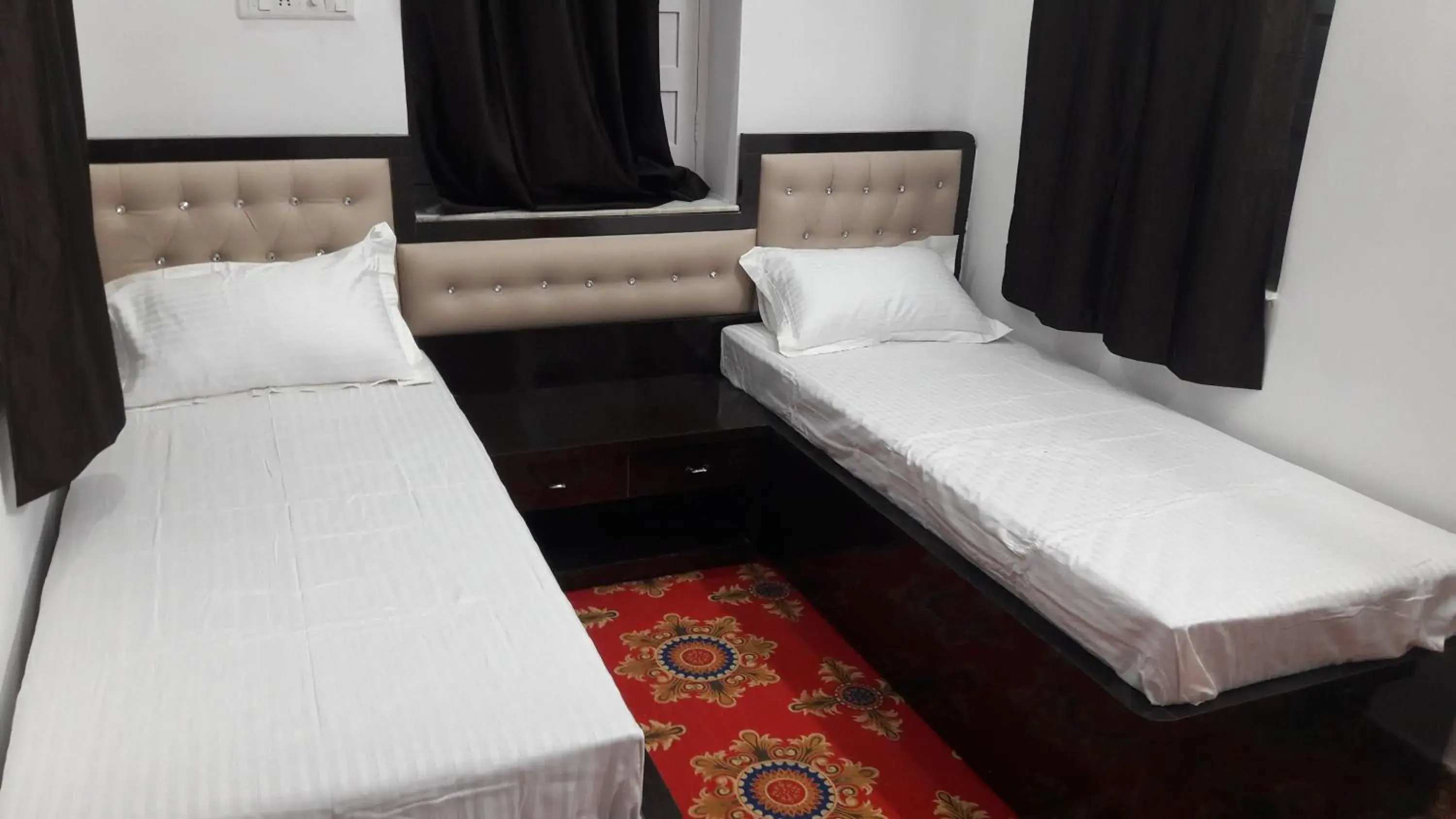 Budget Double Room - single occupancy in Hotel Royal Panorama Budget Double Room - single occupancy in Hotel Royal Panorama
