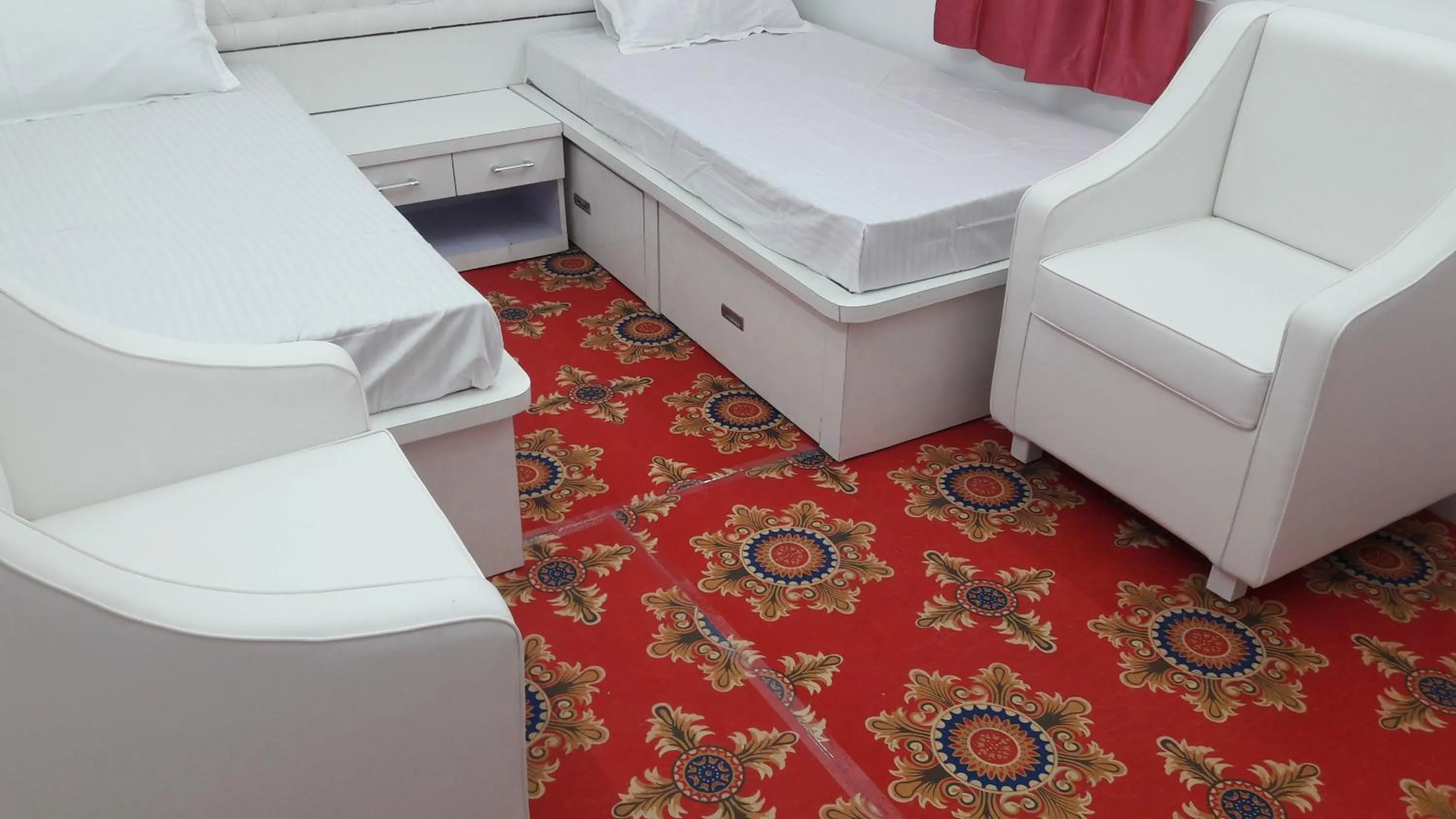 Bedroom, Bed in Hotel Royal Panorama