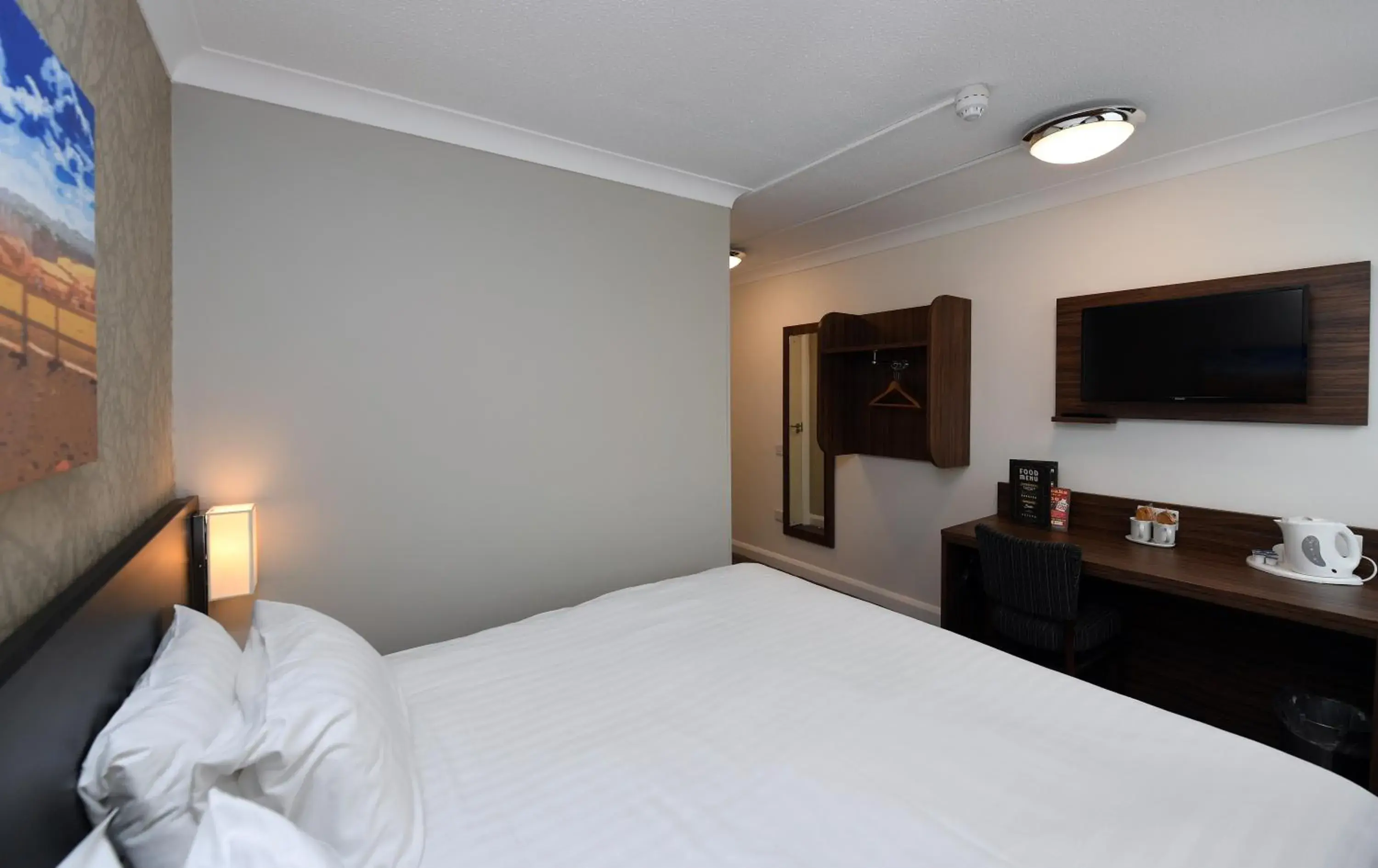 Bedroom, Bed in Wynnstay Arms, Wrexham by Marston's Inns Bedroom, Bed in Wynnstay Arms, Wrexham by Marston's Inns