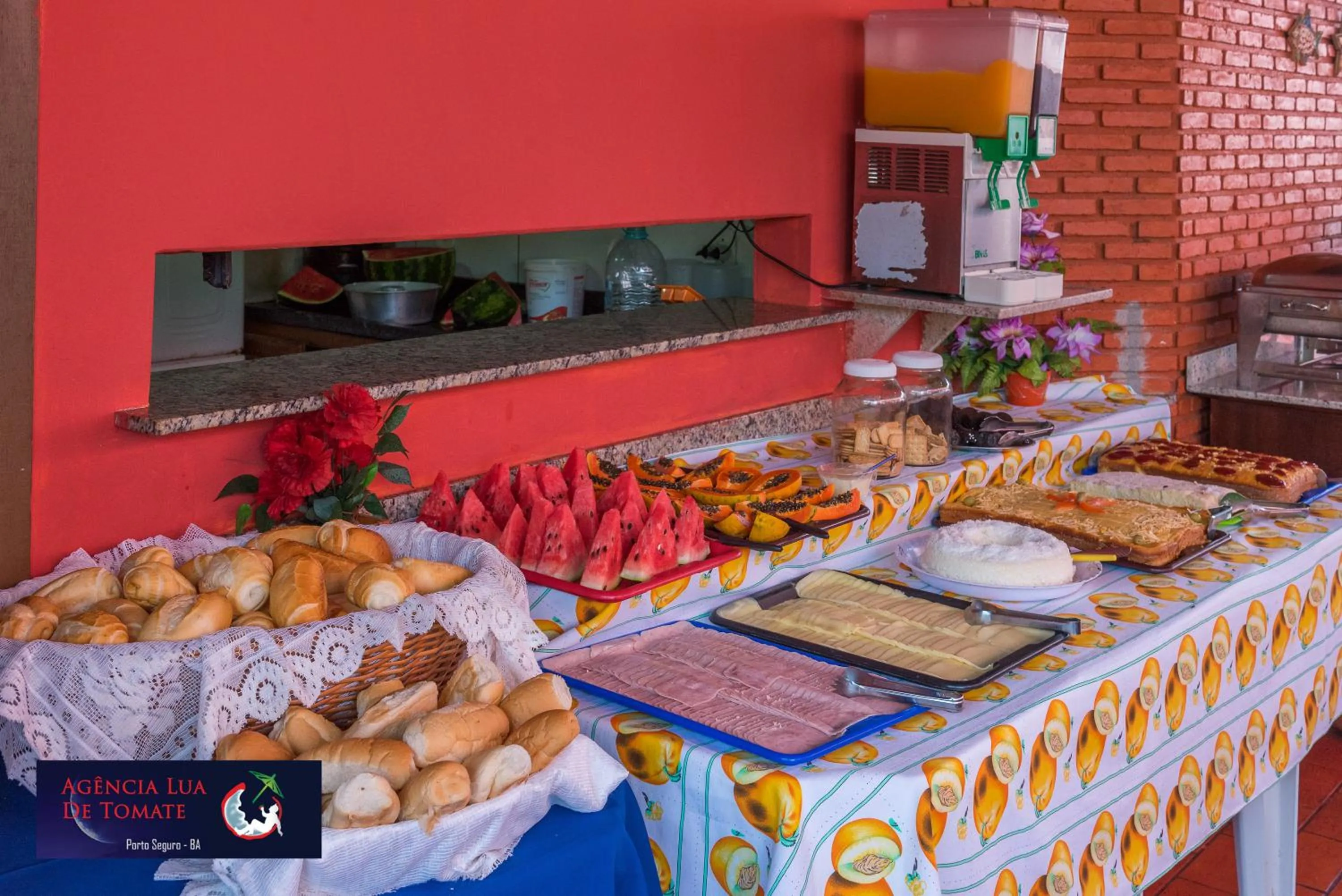 Buffet breakfast in Pousada Lua de Tomate