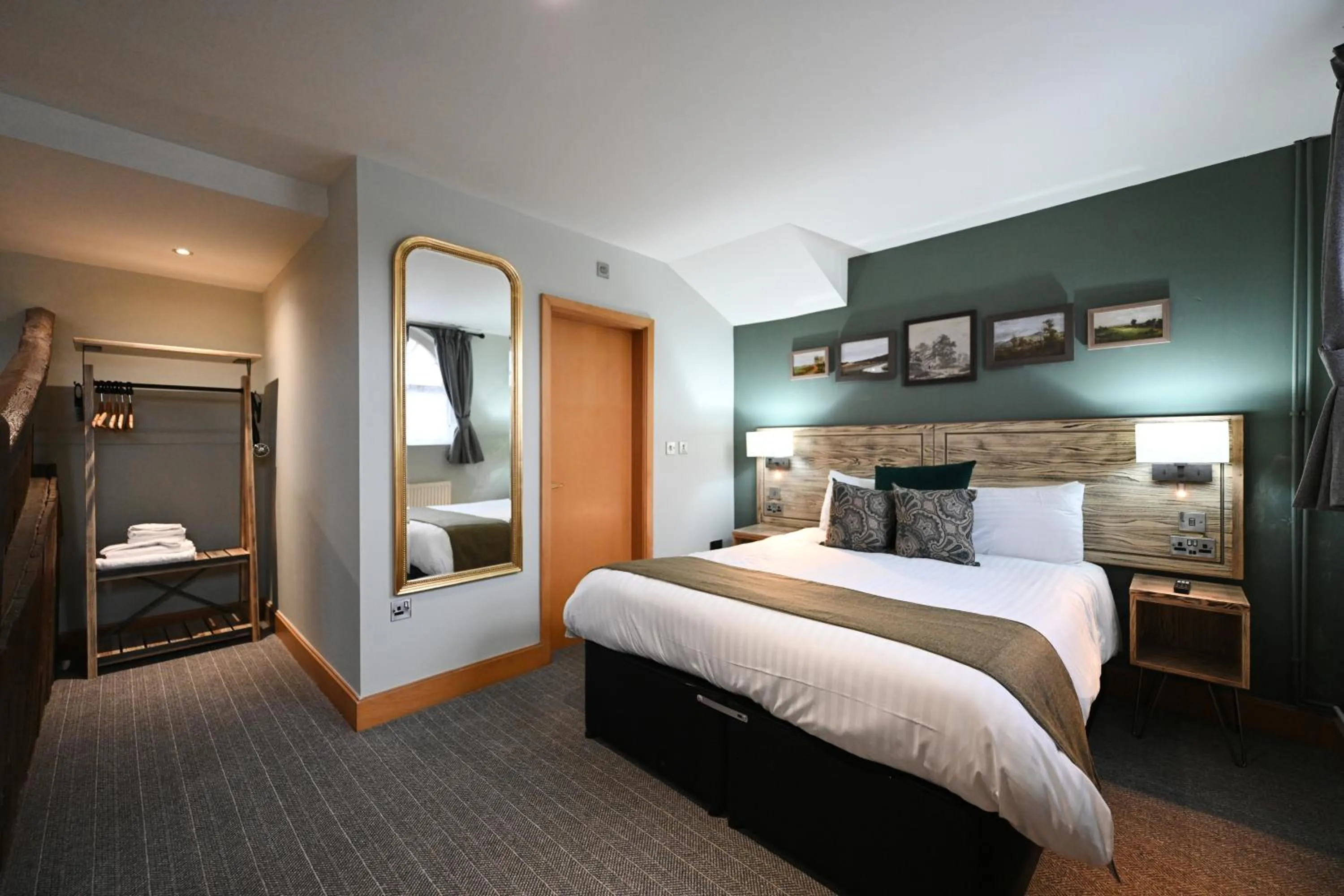 Bedroom, Bed in Crewe & Harpur, Derby by Marston's Inns