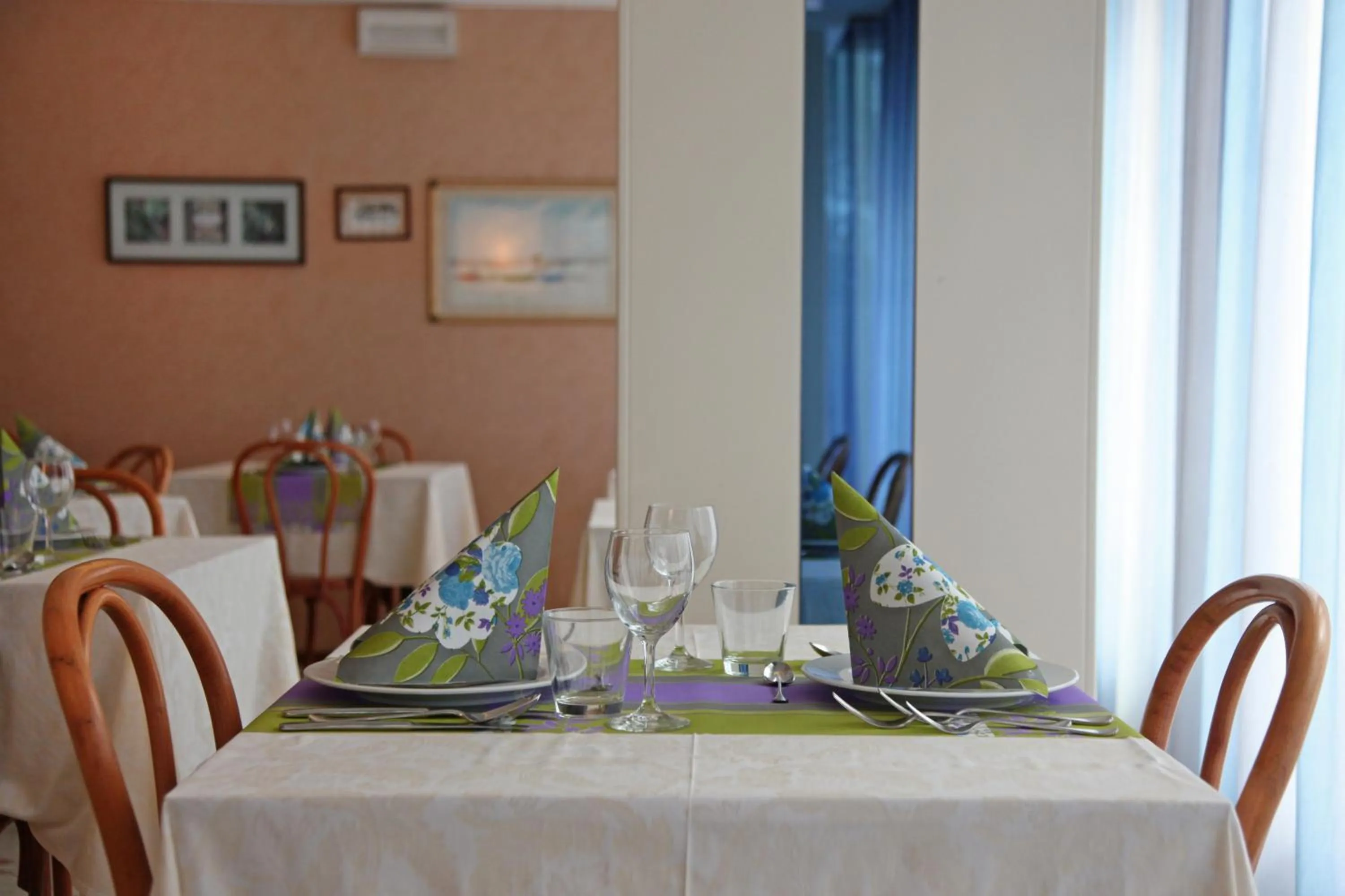 Restaurant/places to eat in Hotel Norma