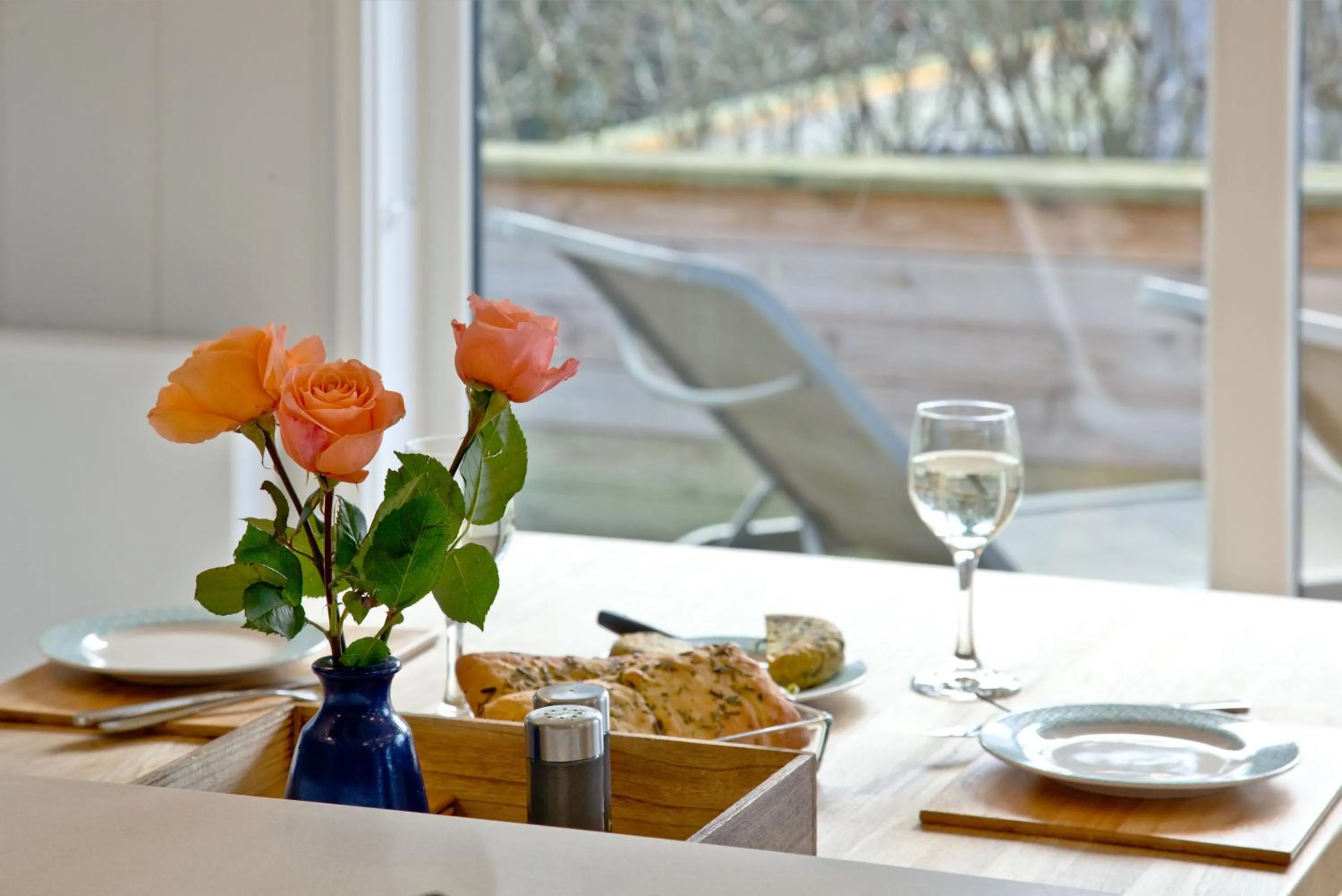 Food and drinks in Nyland Lodge - Hot Tub - Fireplace - Free Parking & WiFi