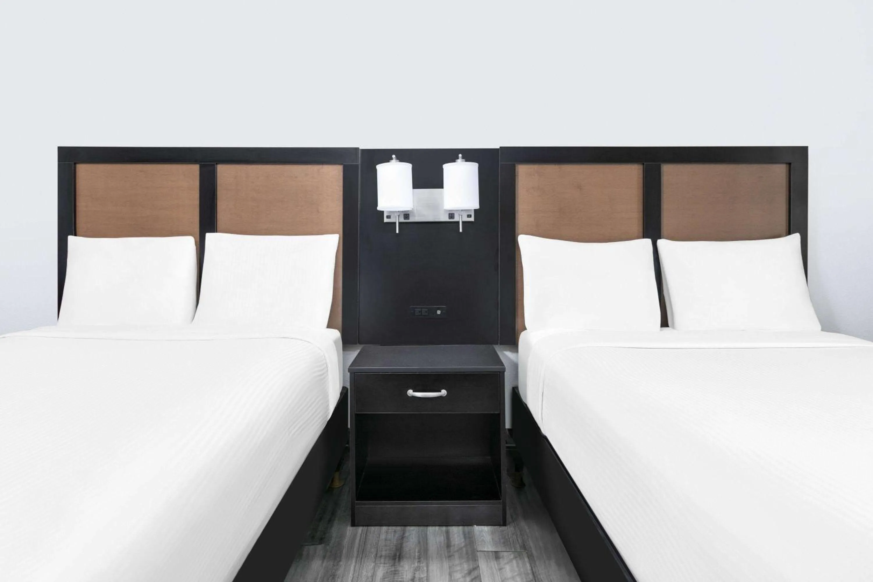 Photo of the whole room, Bed in Baymont by Wyndham Austin University Area