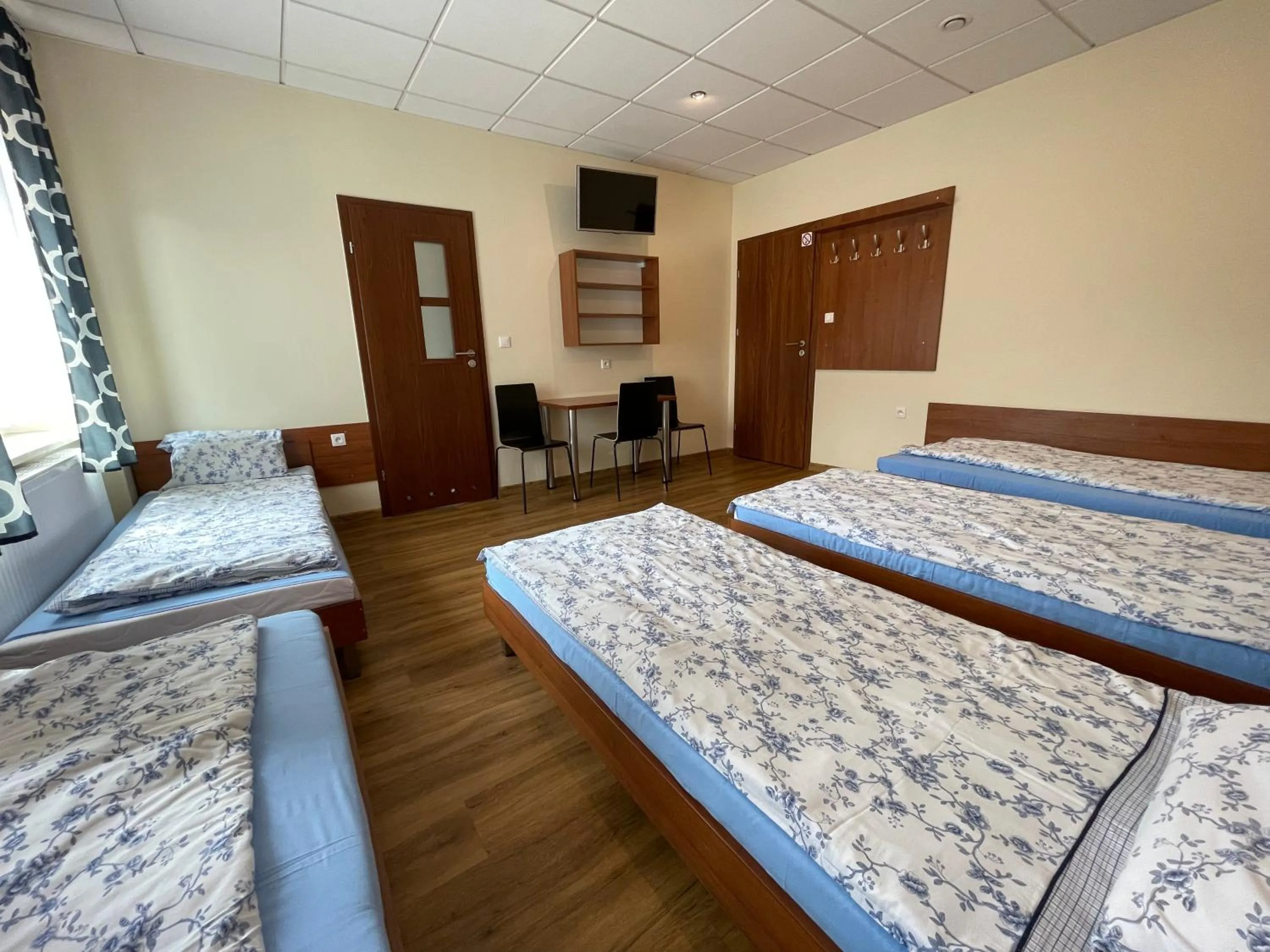 Family Room with Private Bathroom in ANNA NOCLEGI