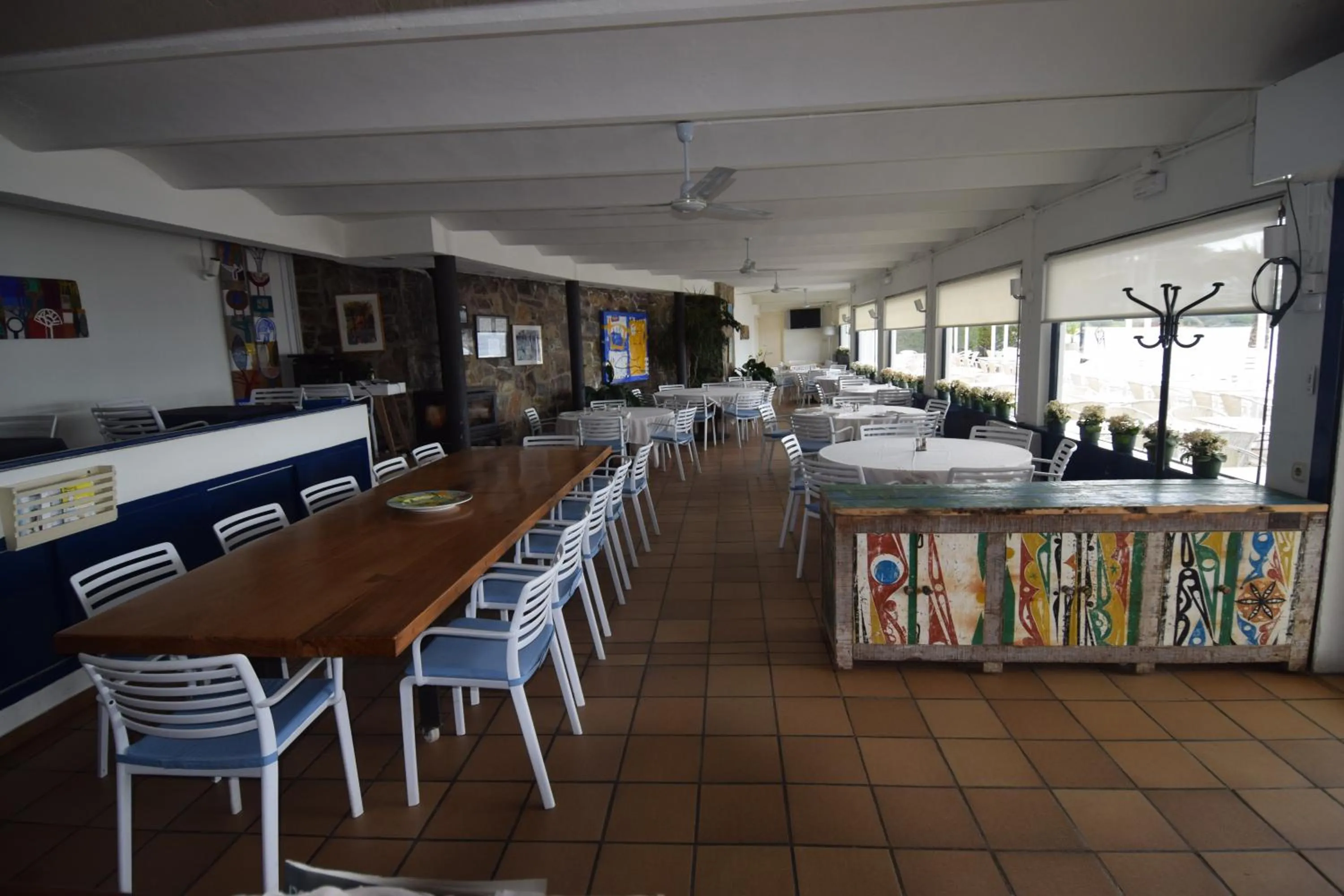 Restaurant/places to eat in Santa Llucia Apartaments