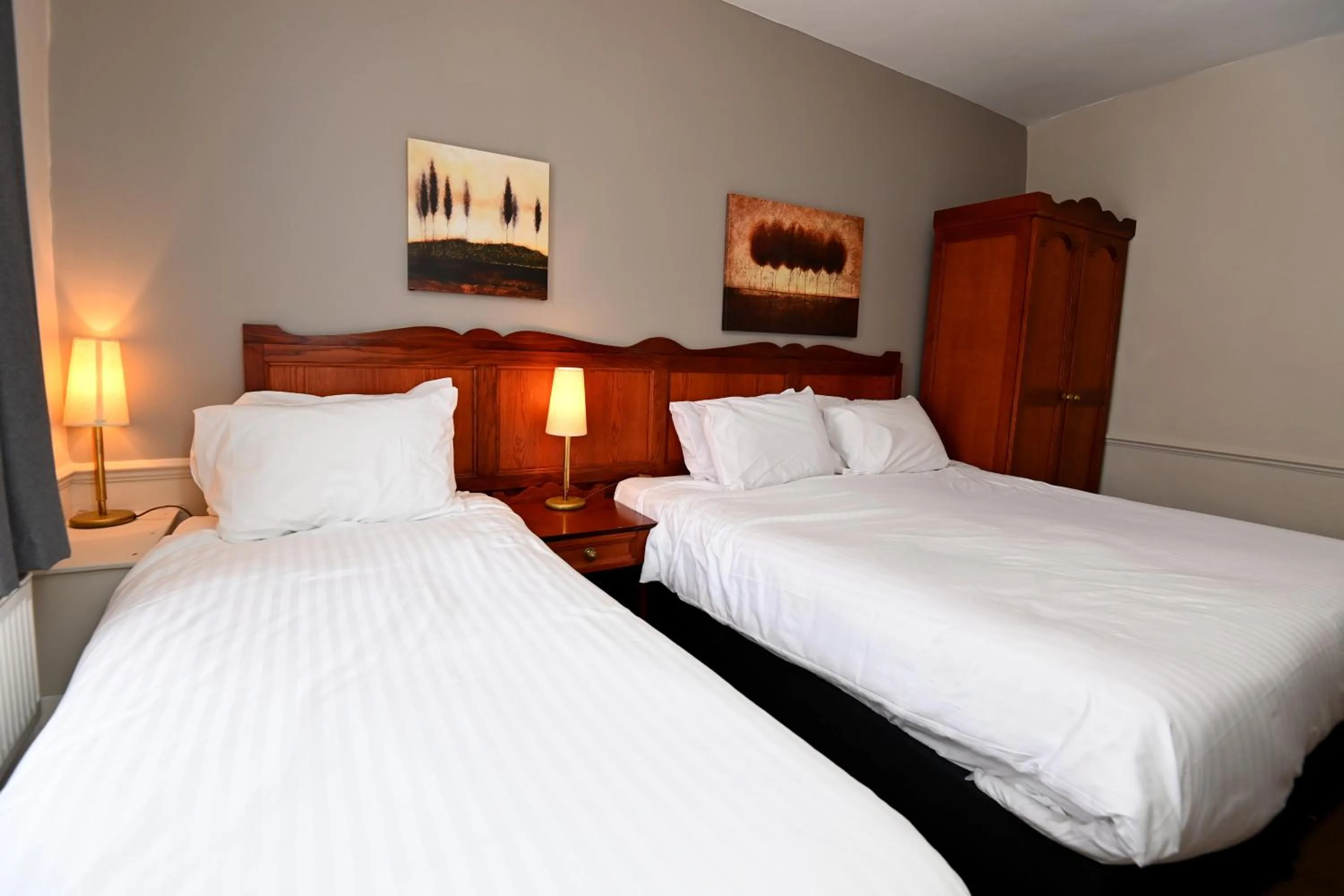 Bedroom, Bed in Original White Hart, Ringwood by Marston's Inns