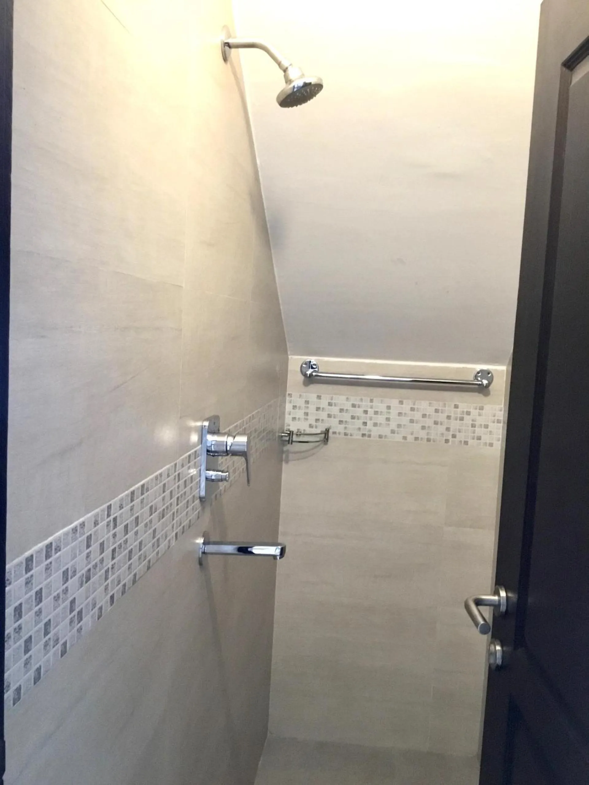 Shower in ViaVia Boutique Hotel - Kathmandu