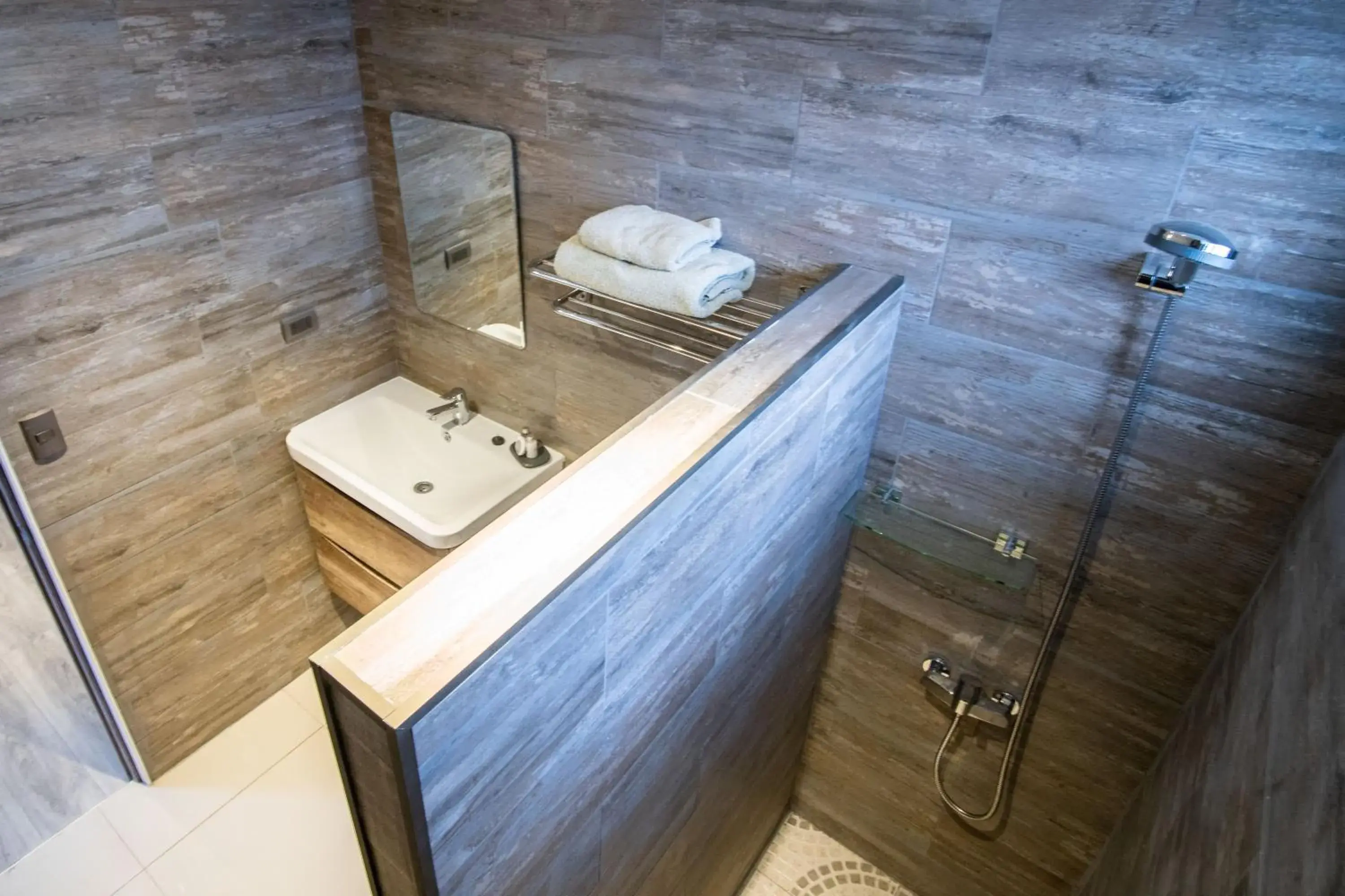 Twin Room - single occupancy in Inaki Uhi Hotel Twin Room - single occupancy in Inaki Uhi Hotel