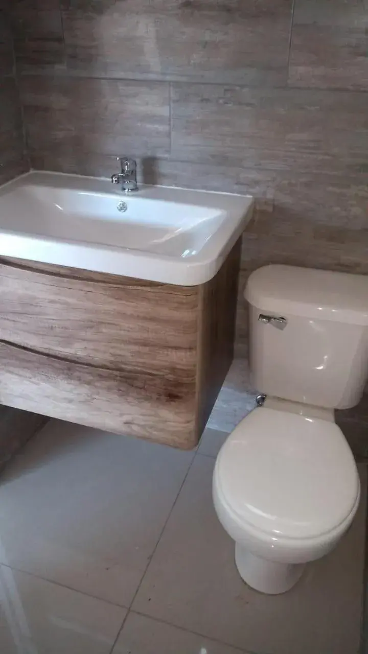 Twin Room - single occupancy in Inaki Uhi Hotel Twin Room - single occupancy in Inaki Uhi Hotel