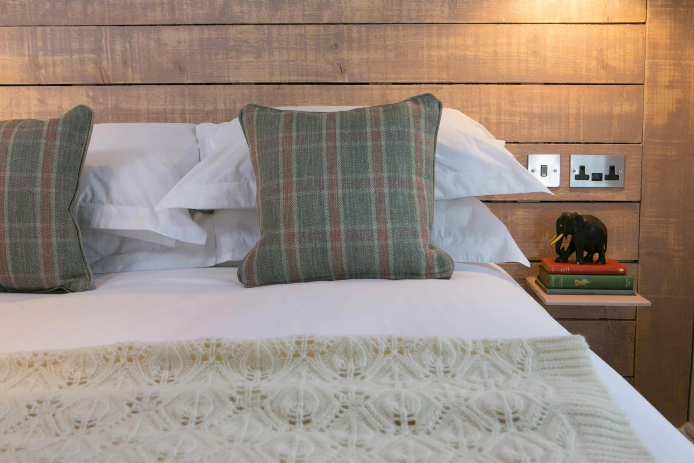 Bedroom, Bed in The Elephant at the Market