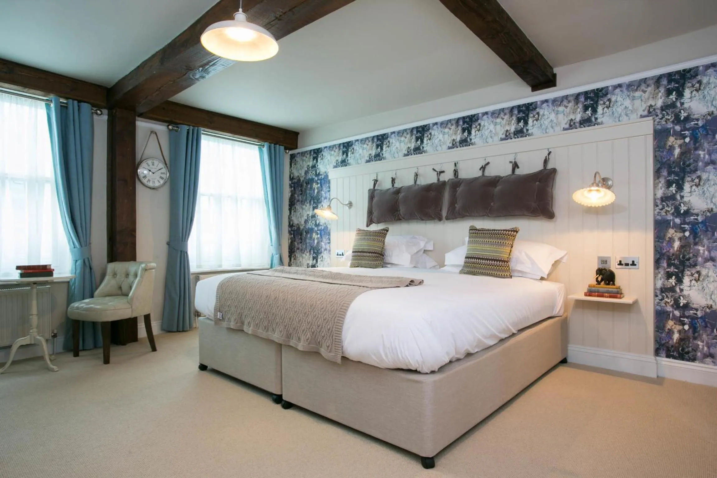 Bedroom, Bed in The Elephant at the Market