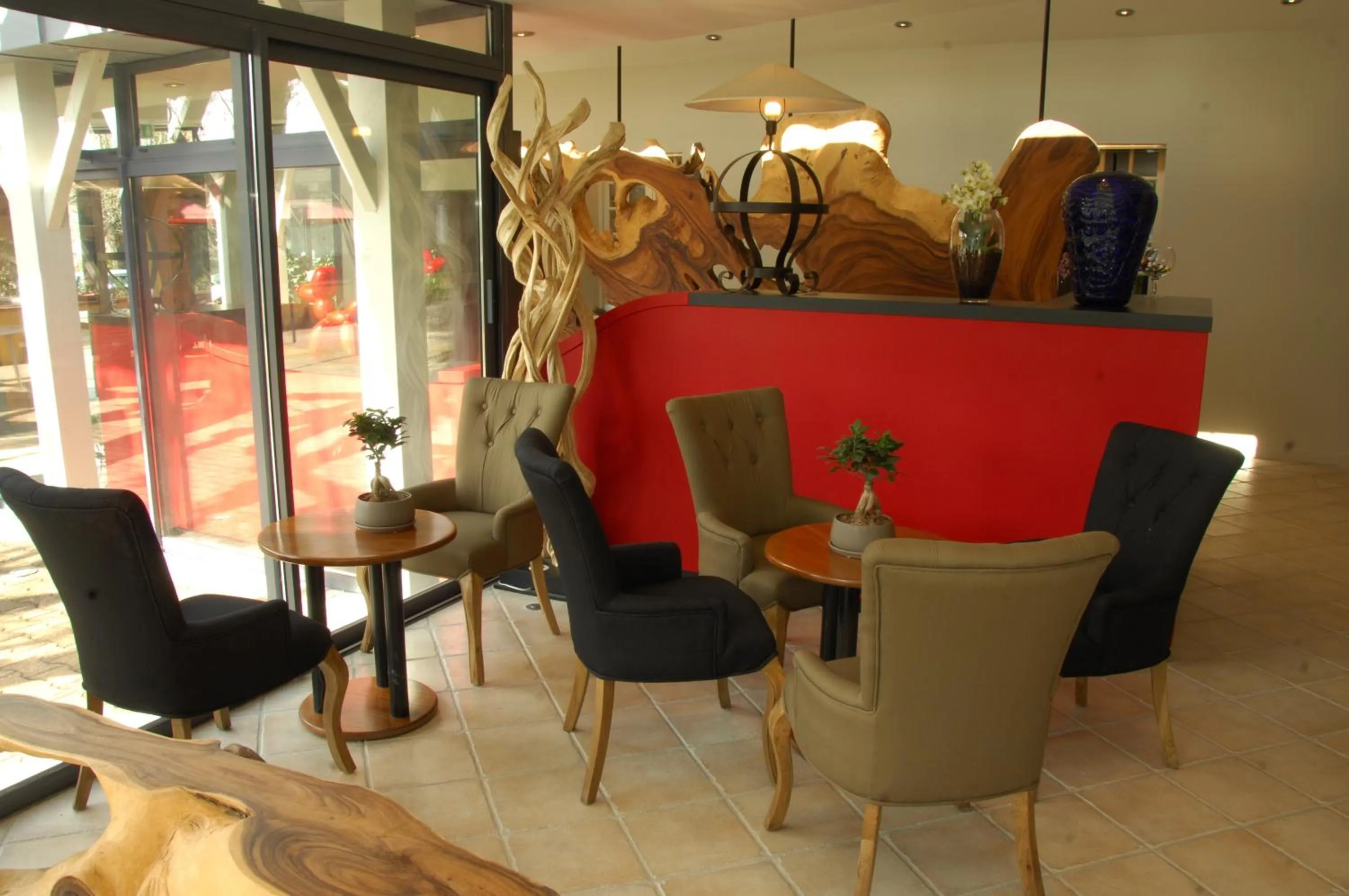 Lobby or reception in Logis Hôtel Restaurant Chez Nous