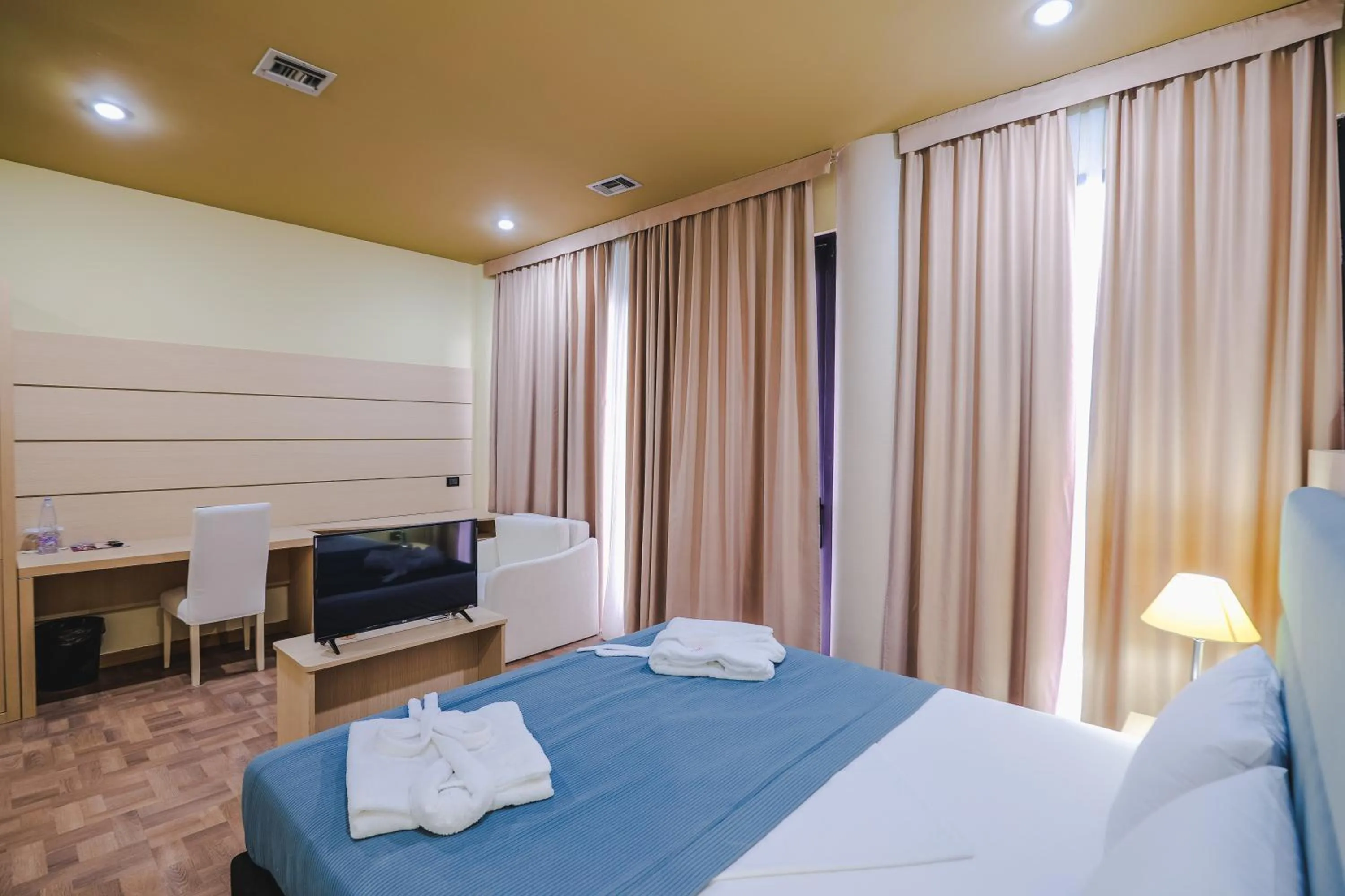 Bedroom in Rapo's Resort Hotel