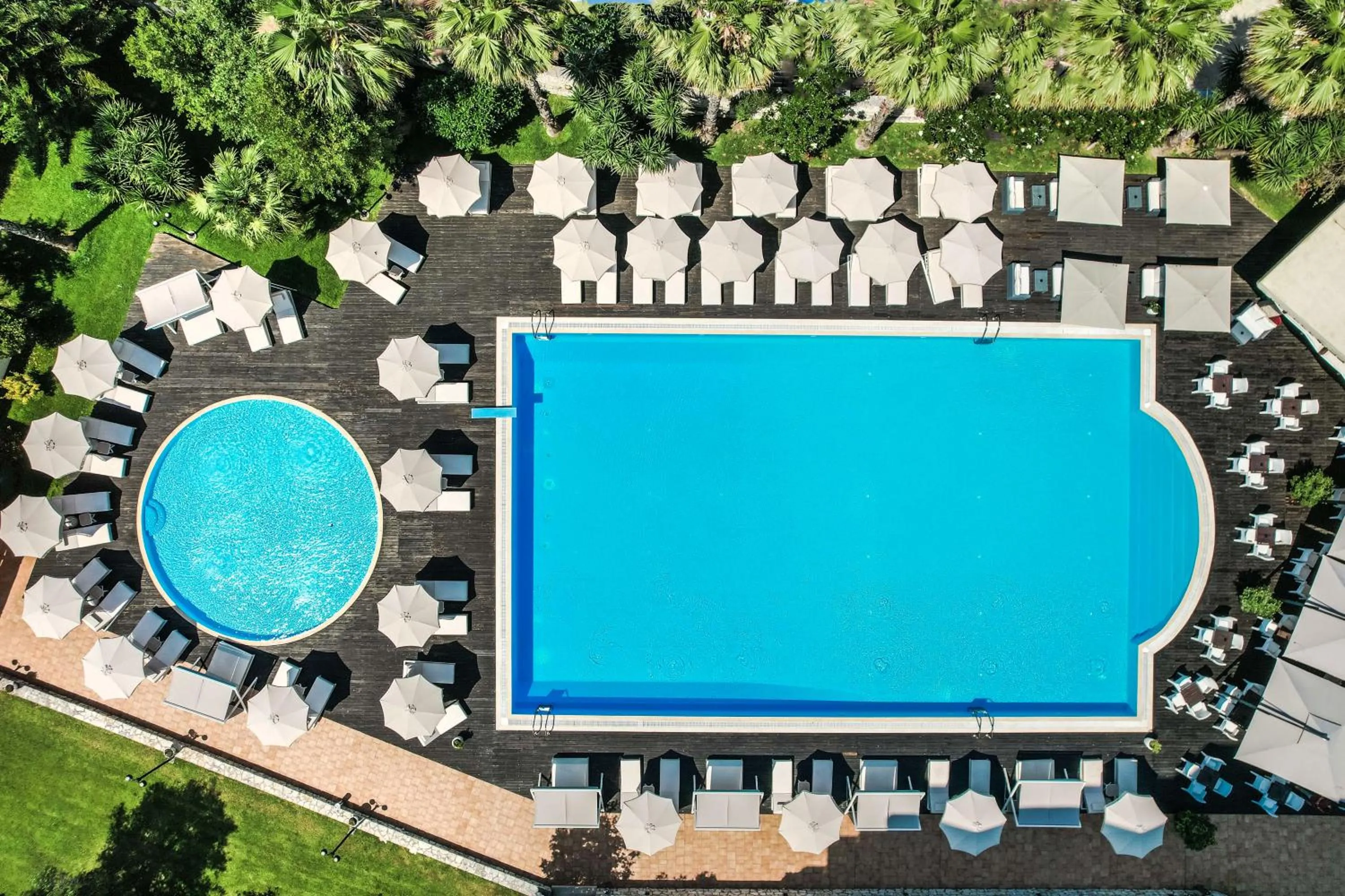 Day in Rapo's Resort Hotel