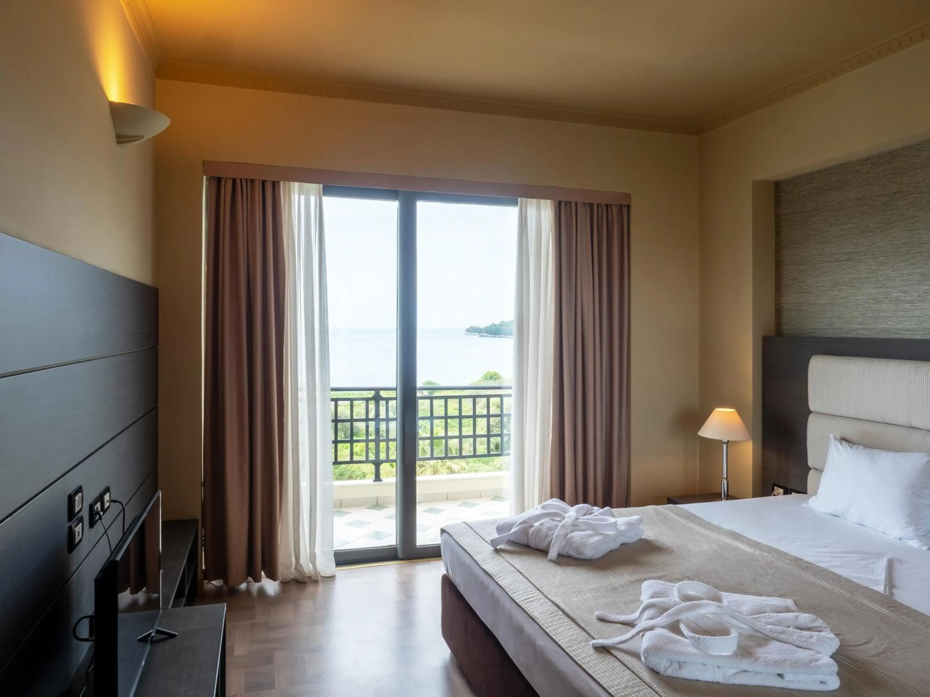 Bed in Rapo's Resort Hotel