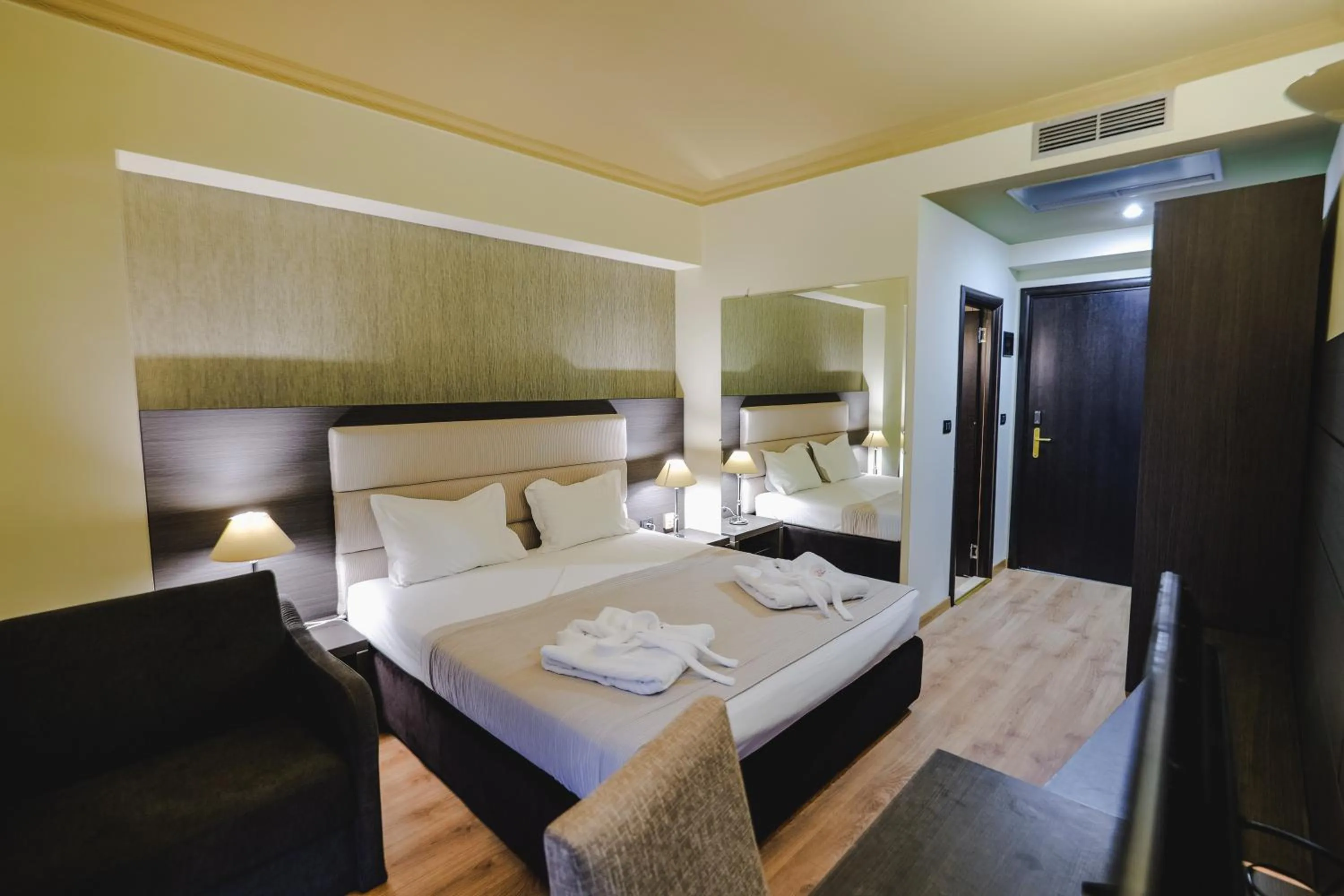 Bedroom in Rapo's Resort Hotel