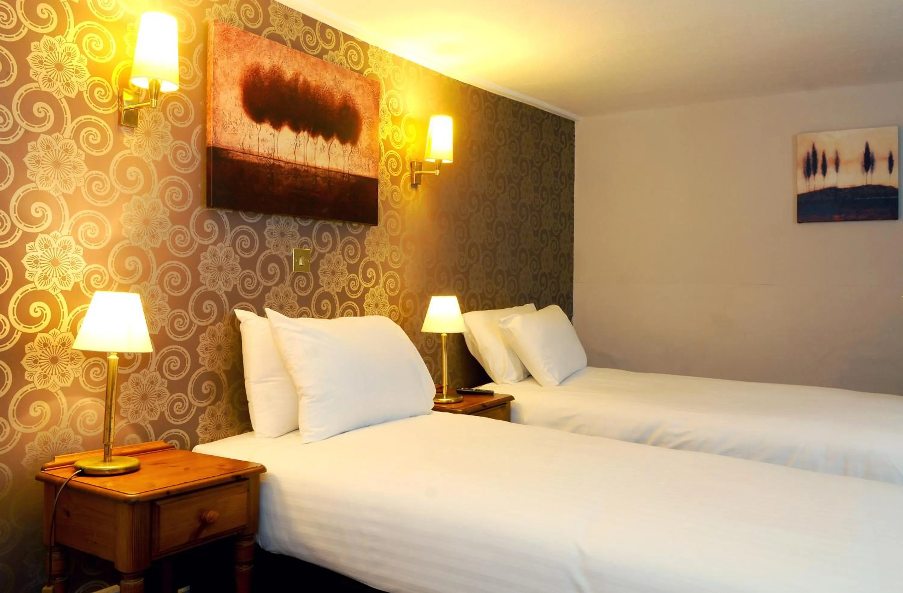 Bedroom, Bed in Bacon Arms, Newbury