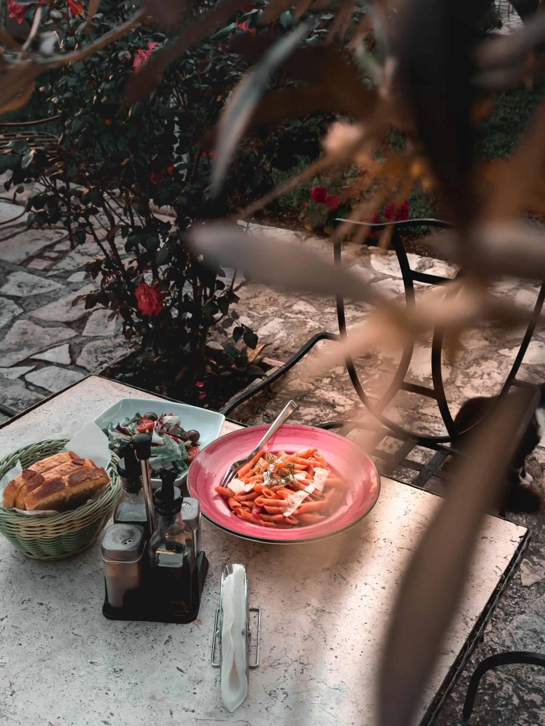 Restaurant/places to eat in Hotel Bahamas