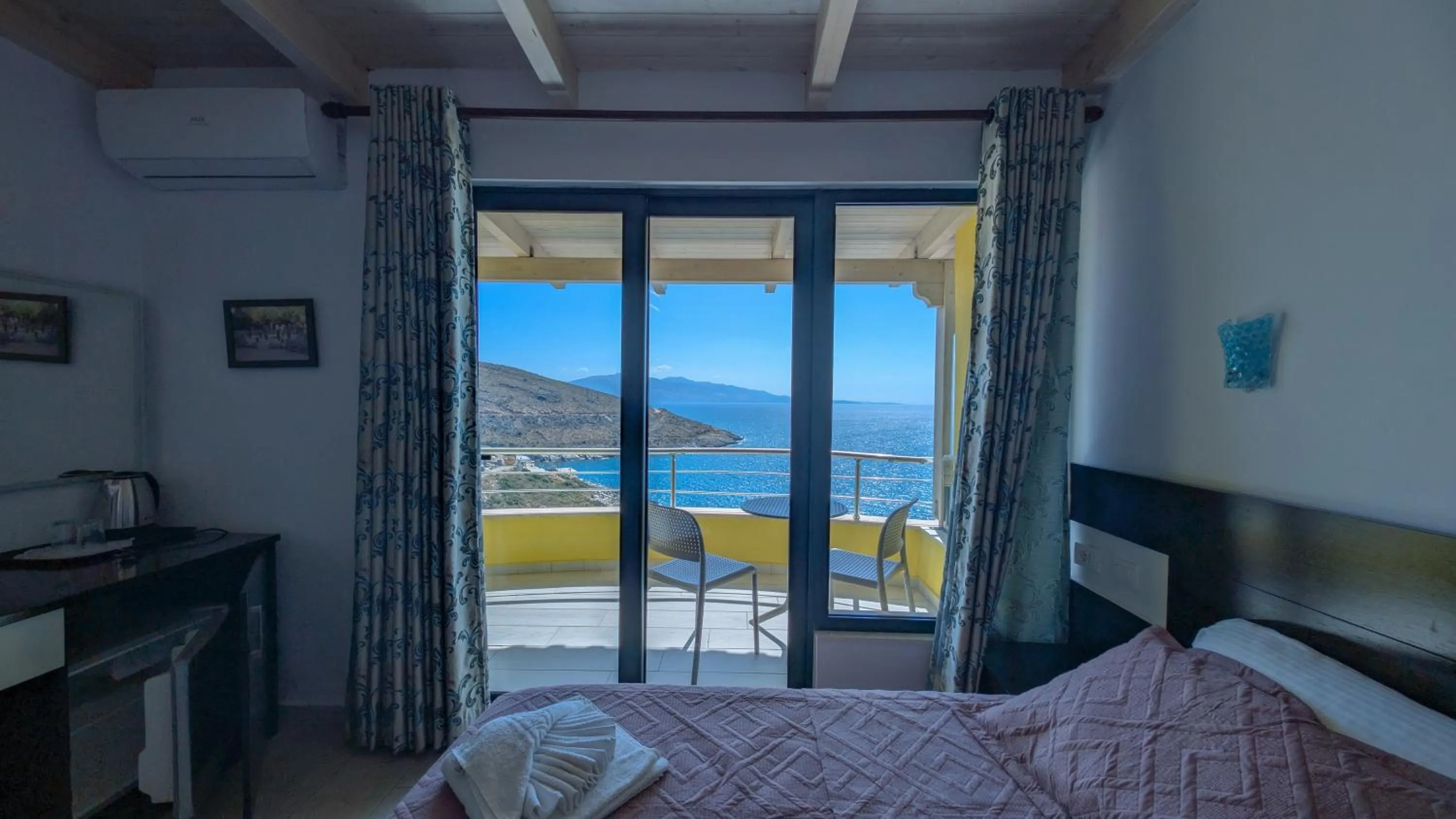 Bedroom, Bed in Hotel Bahamas