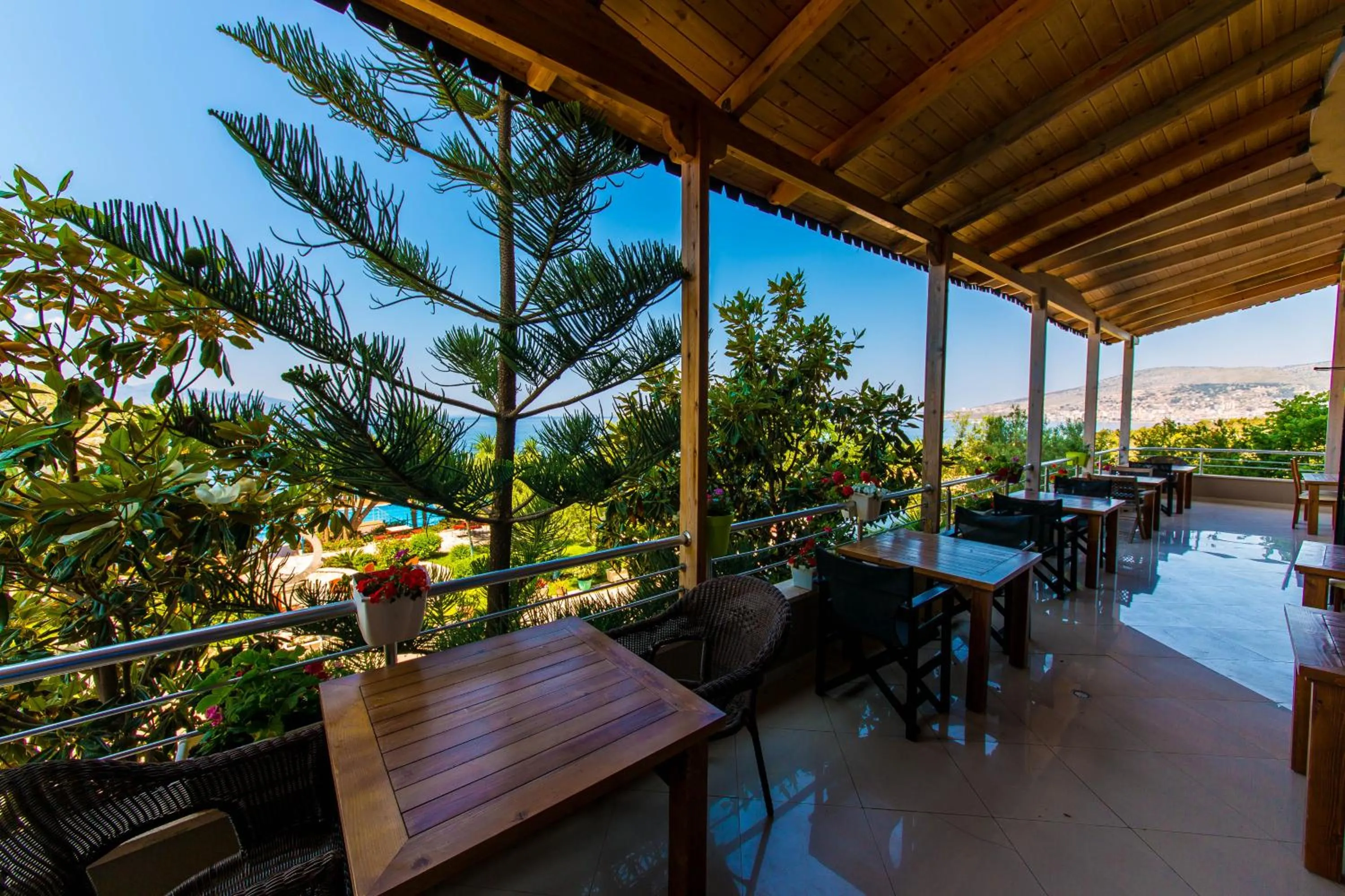 Restaurant/places to eat in Hotel Bahamas