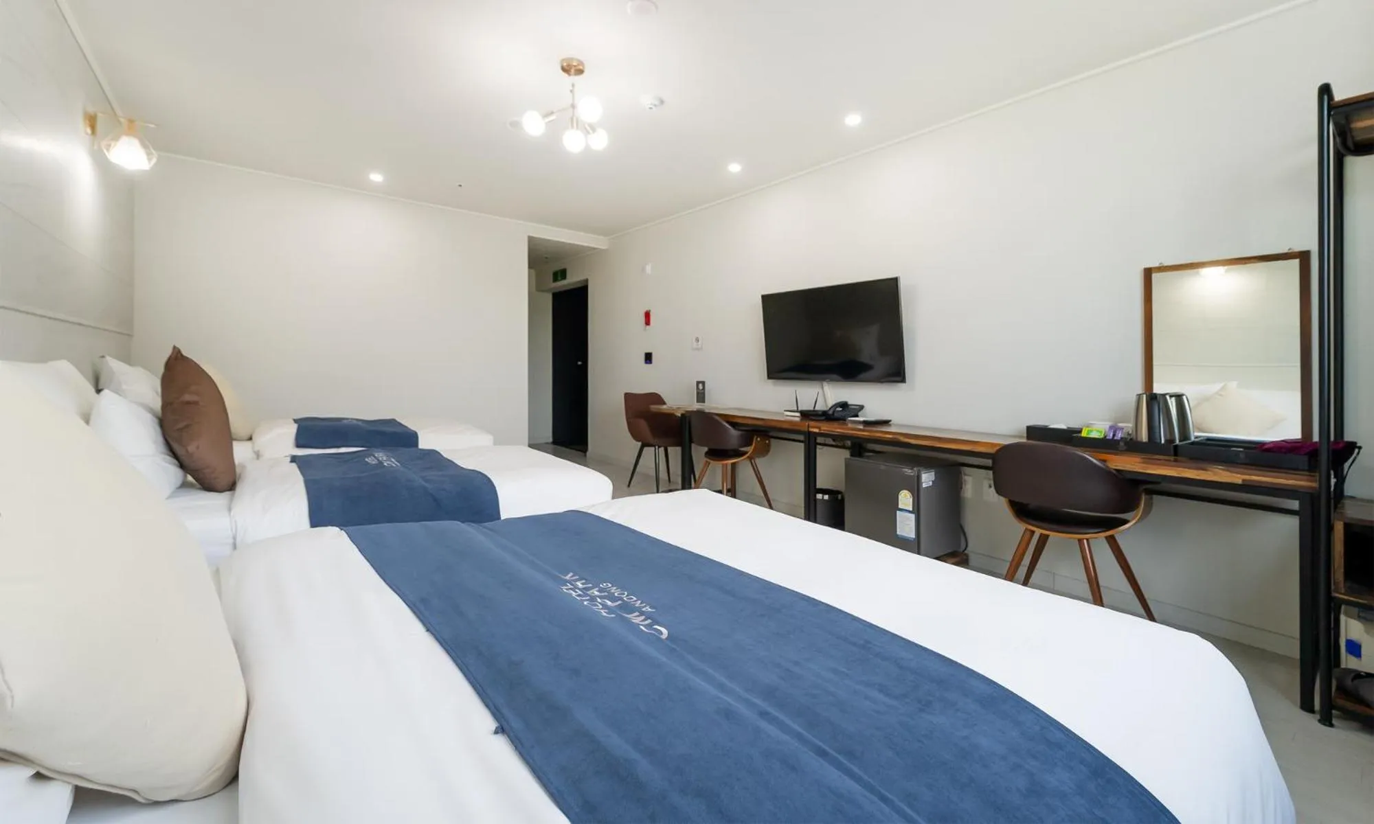 Bed in CM Park Hotel