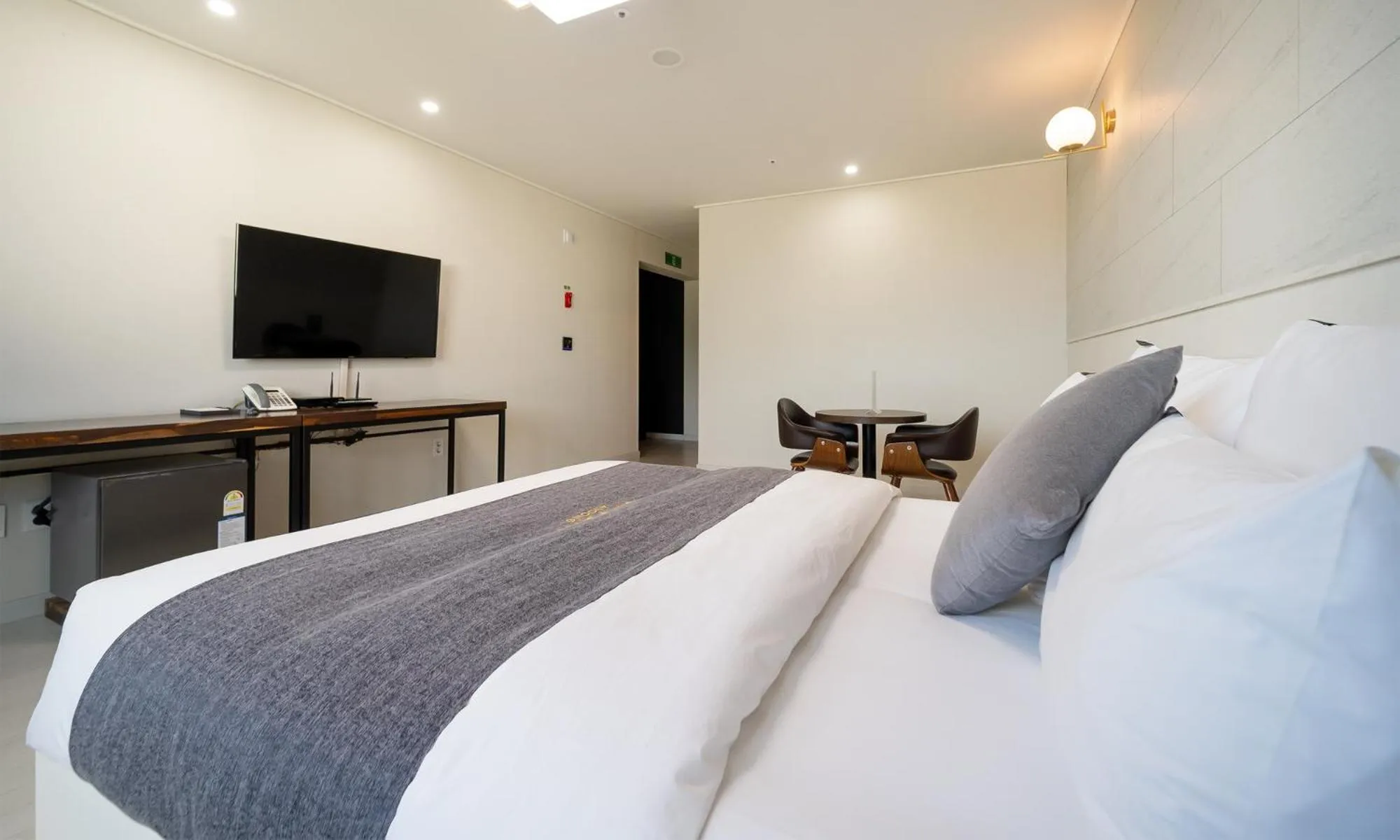 Bed in CM Park Hotel