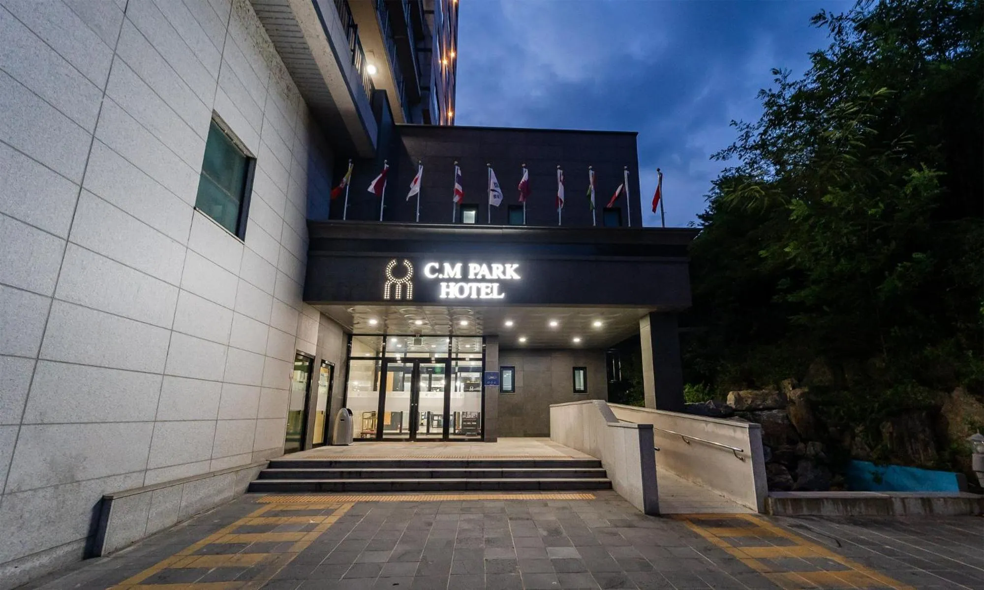 CM Park Hotel