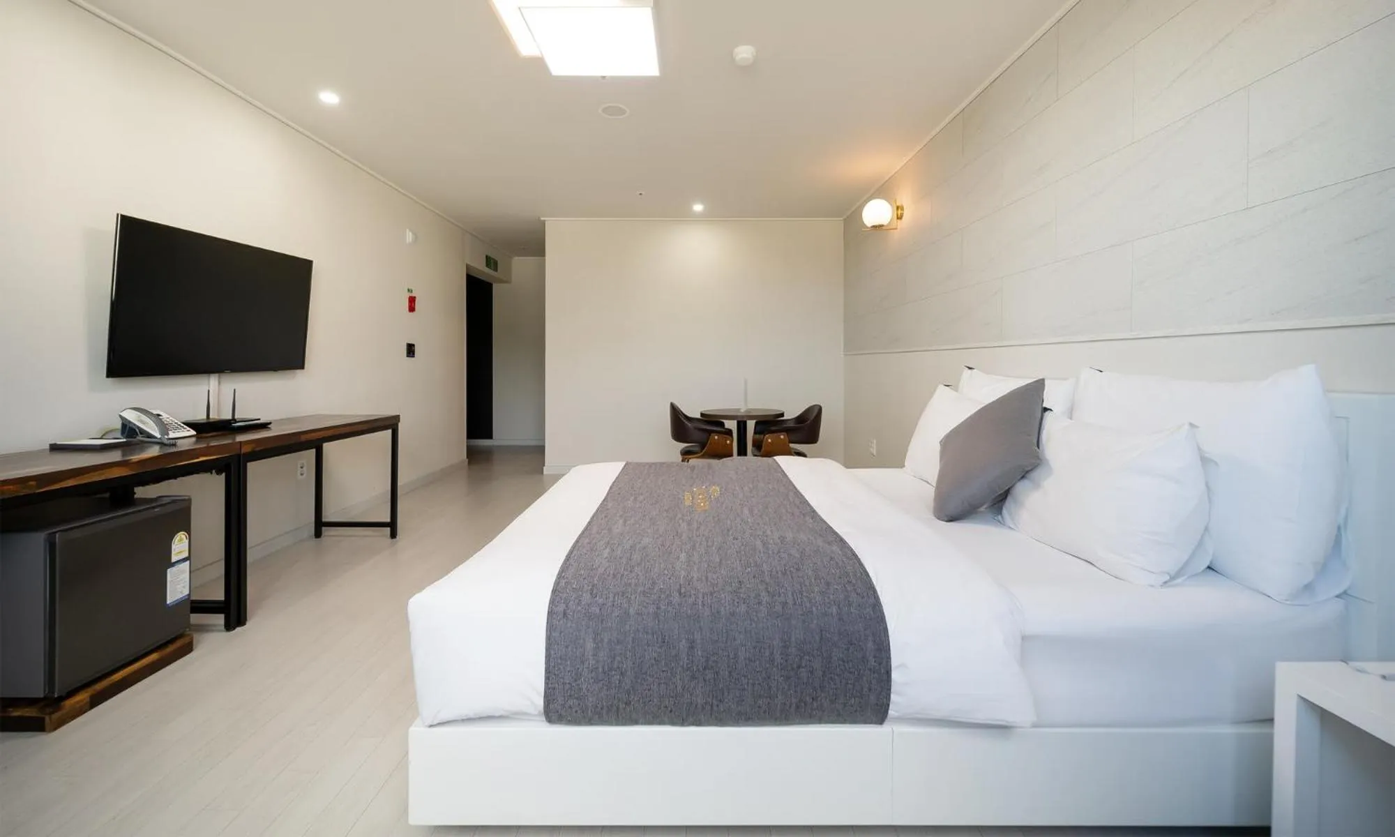 Bed in CM Park Hotel