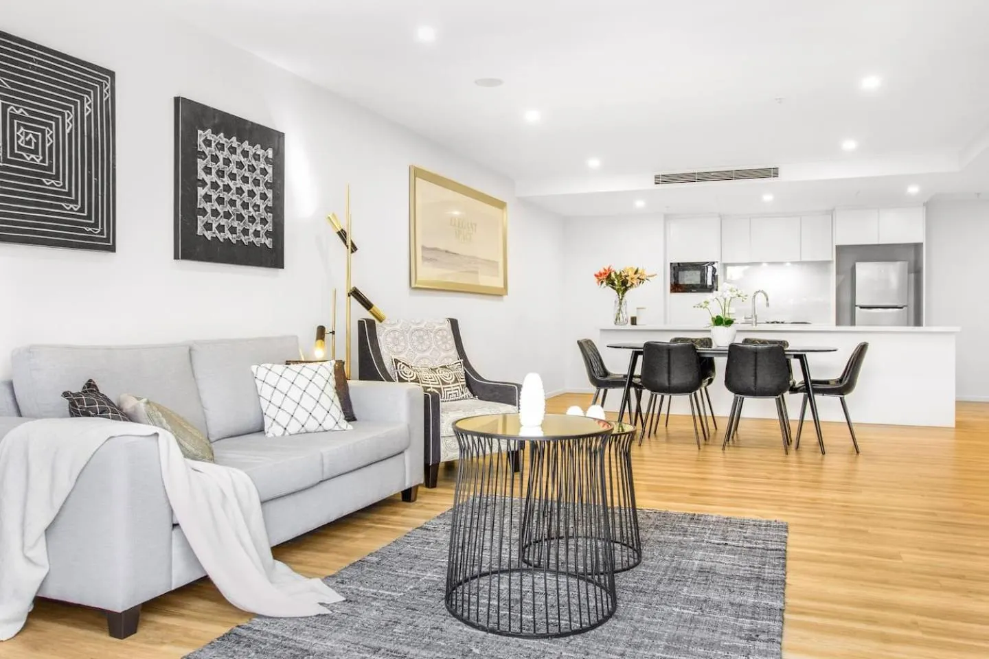 Dining area in Ruby Gold Coast By Serain