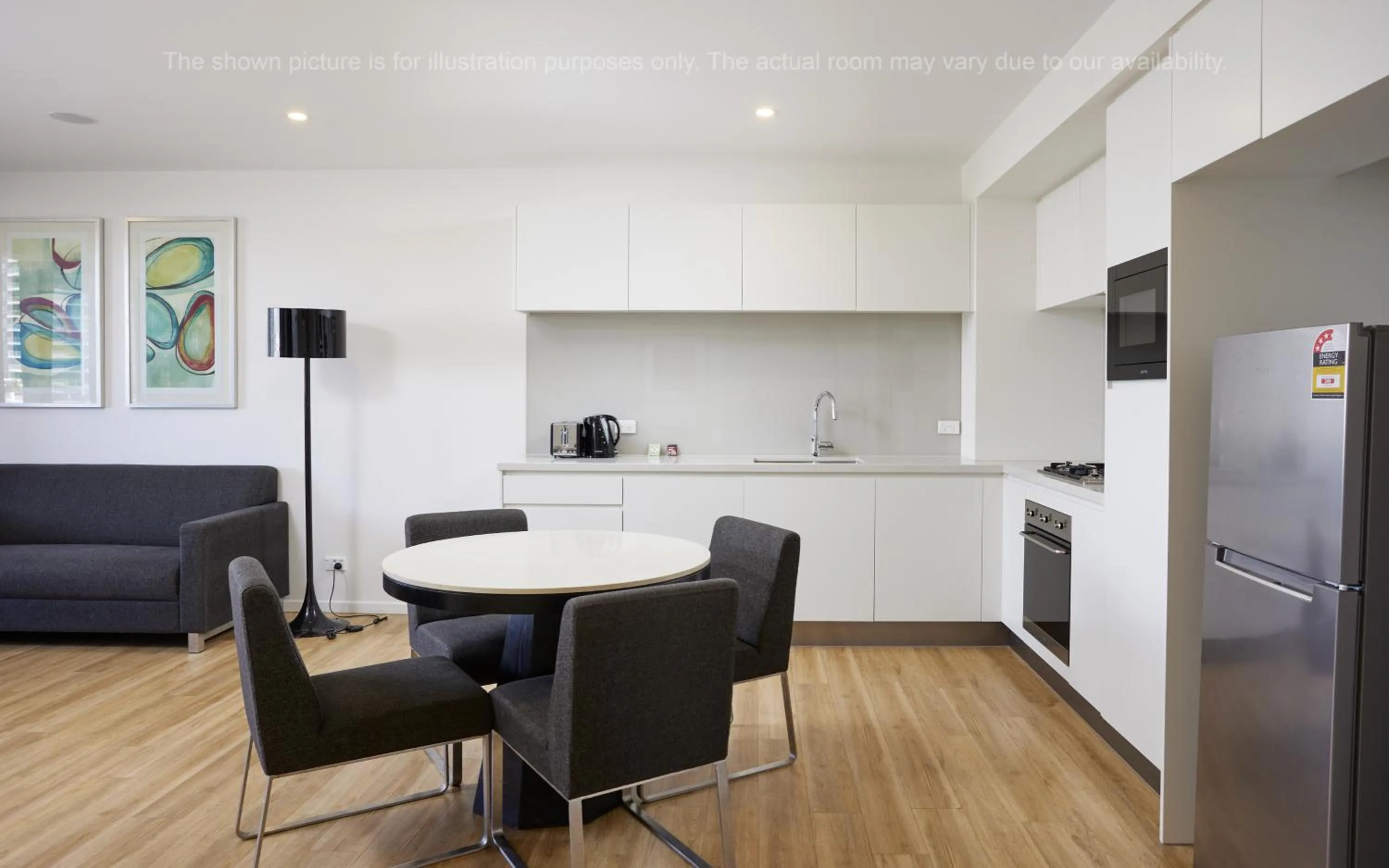 Dining area in Ruby Gold Coast By Serain