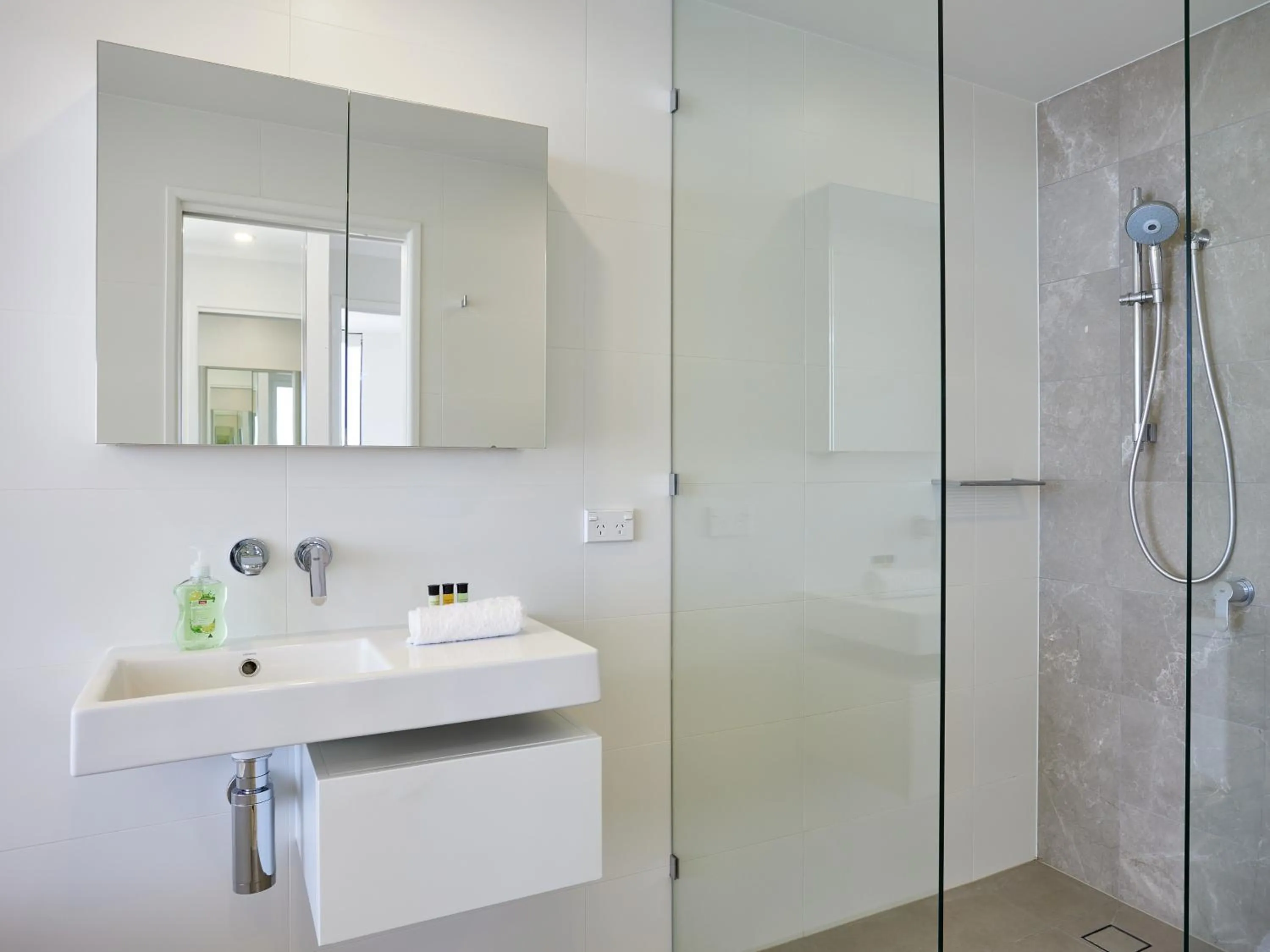 Shower in Ruby Gold Coast By Serain