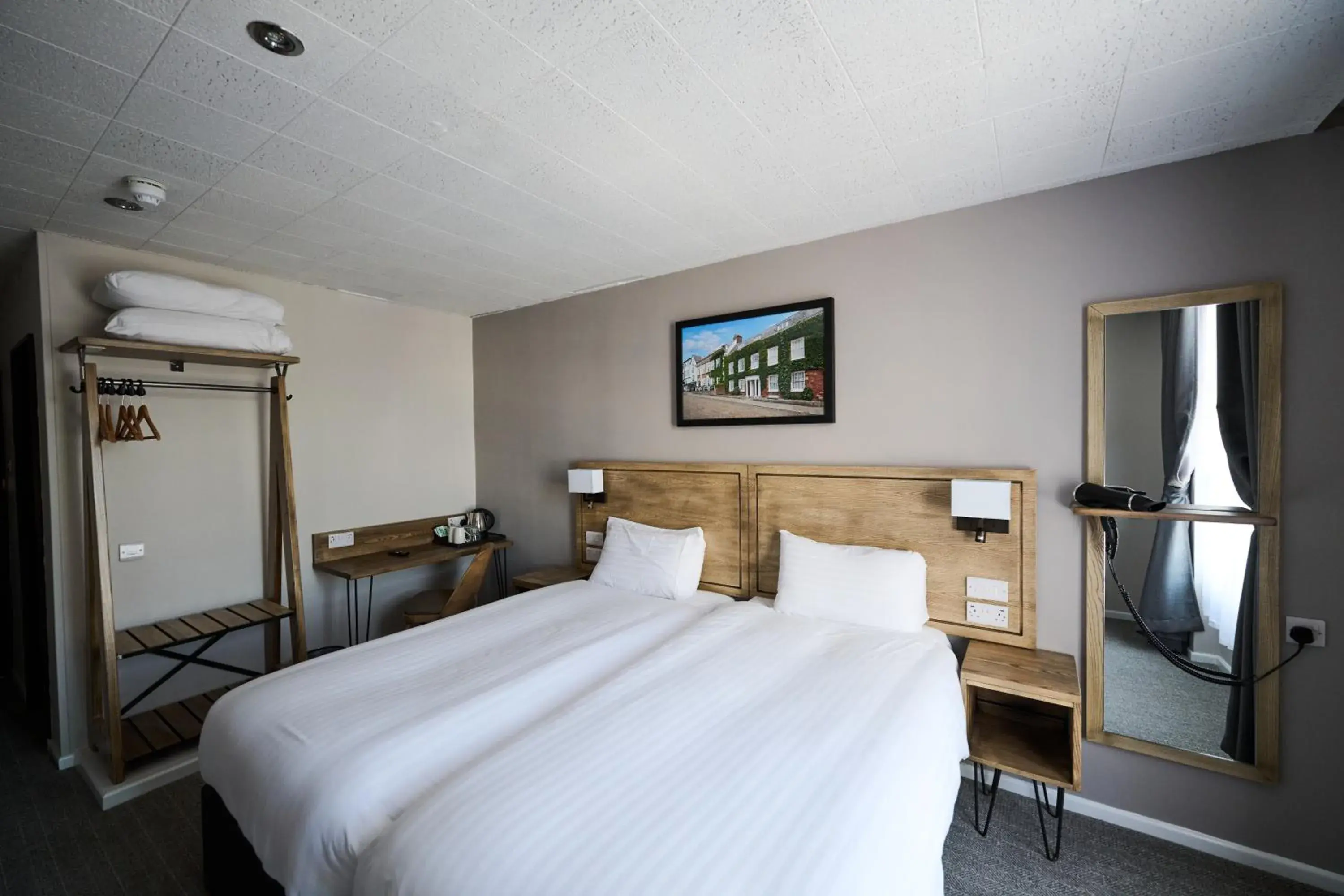 Standard Twin Room in White Hart, Exeter by Marston's Inns Standard Twin Room in White Hart, Exeter by Marston's Inns