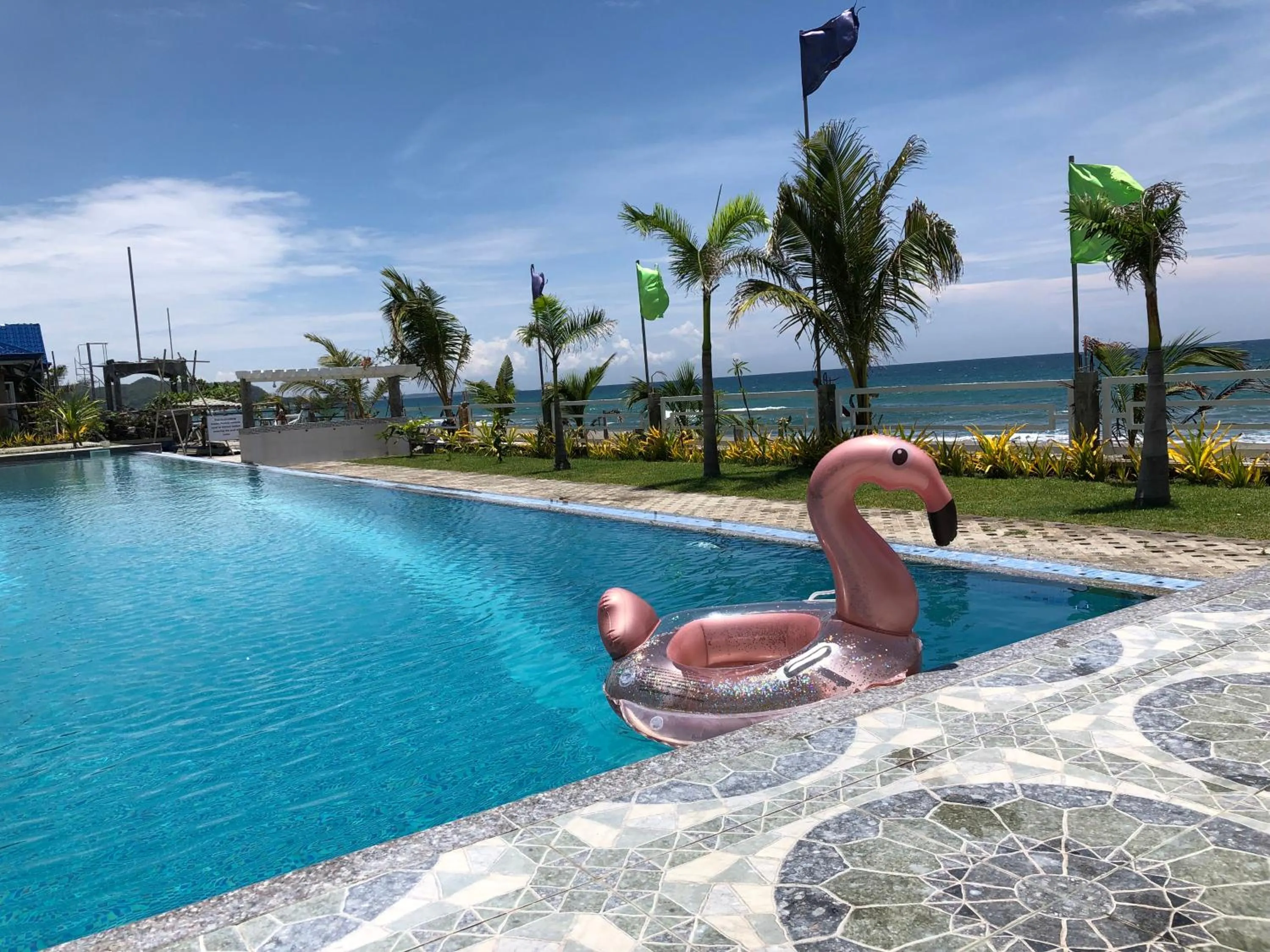 EM Royalle Hotel & Beach Resort