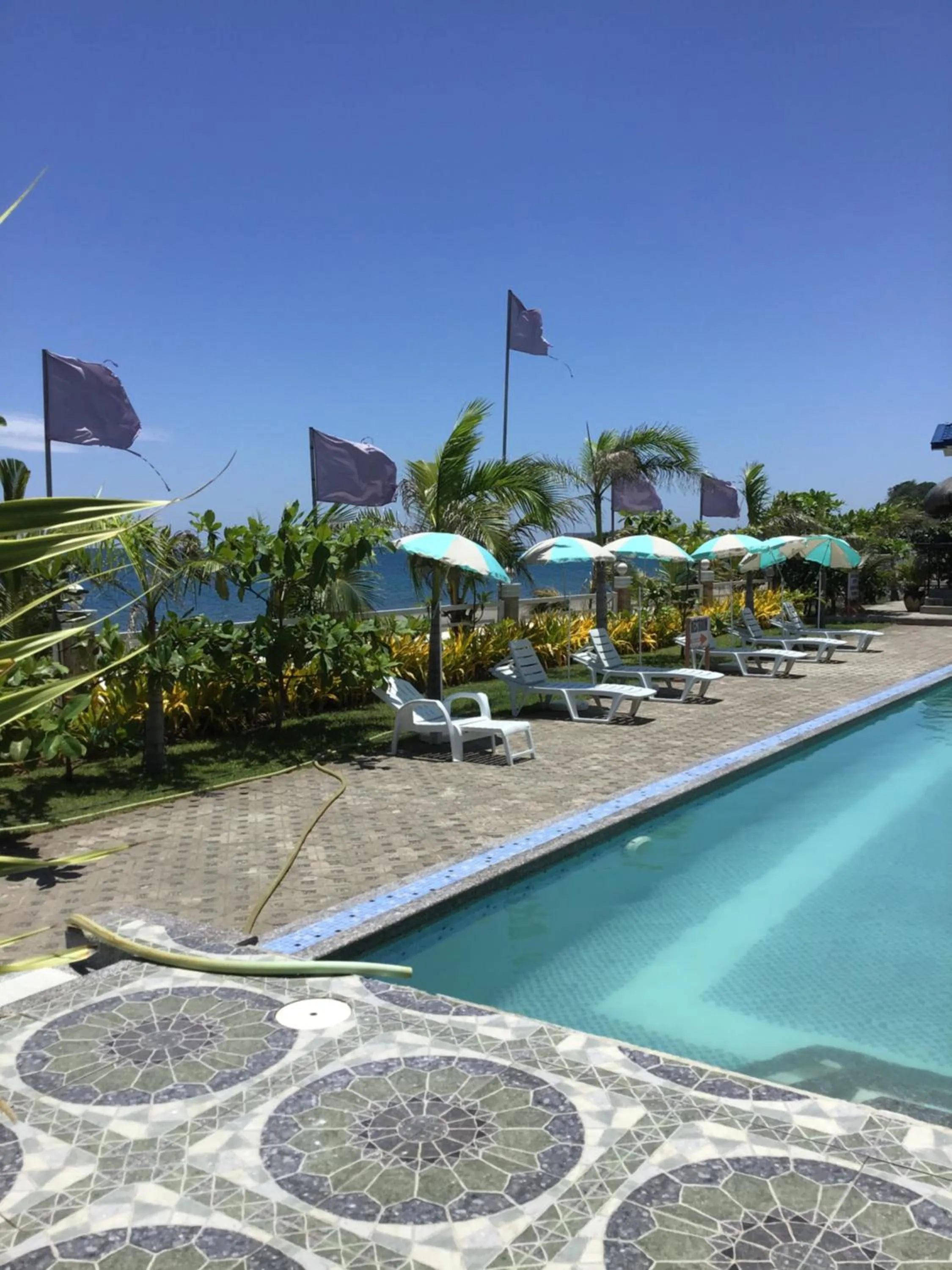 EM Royalle Hotel & Beach Resort