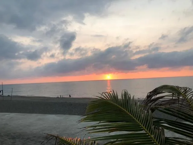 EM Royalle Hotel & Beach Resort