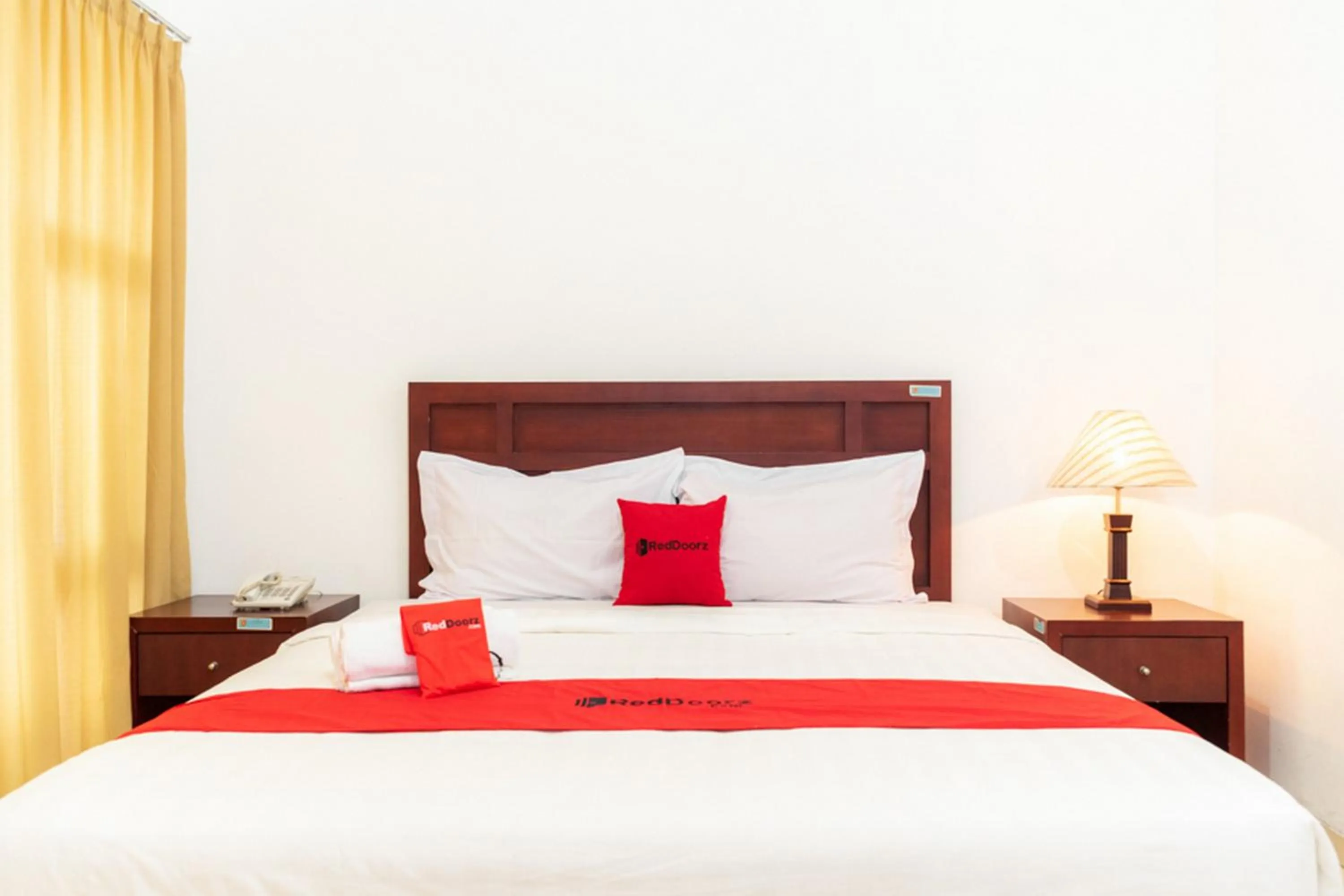 Bed in RedDoorz Plus Syariah near Java Supermall Semarang 2