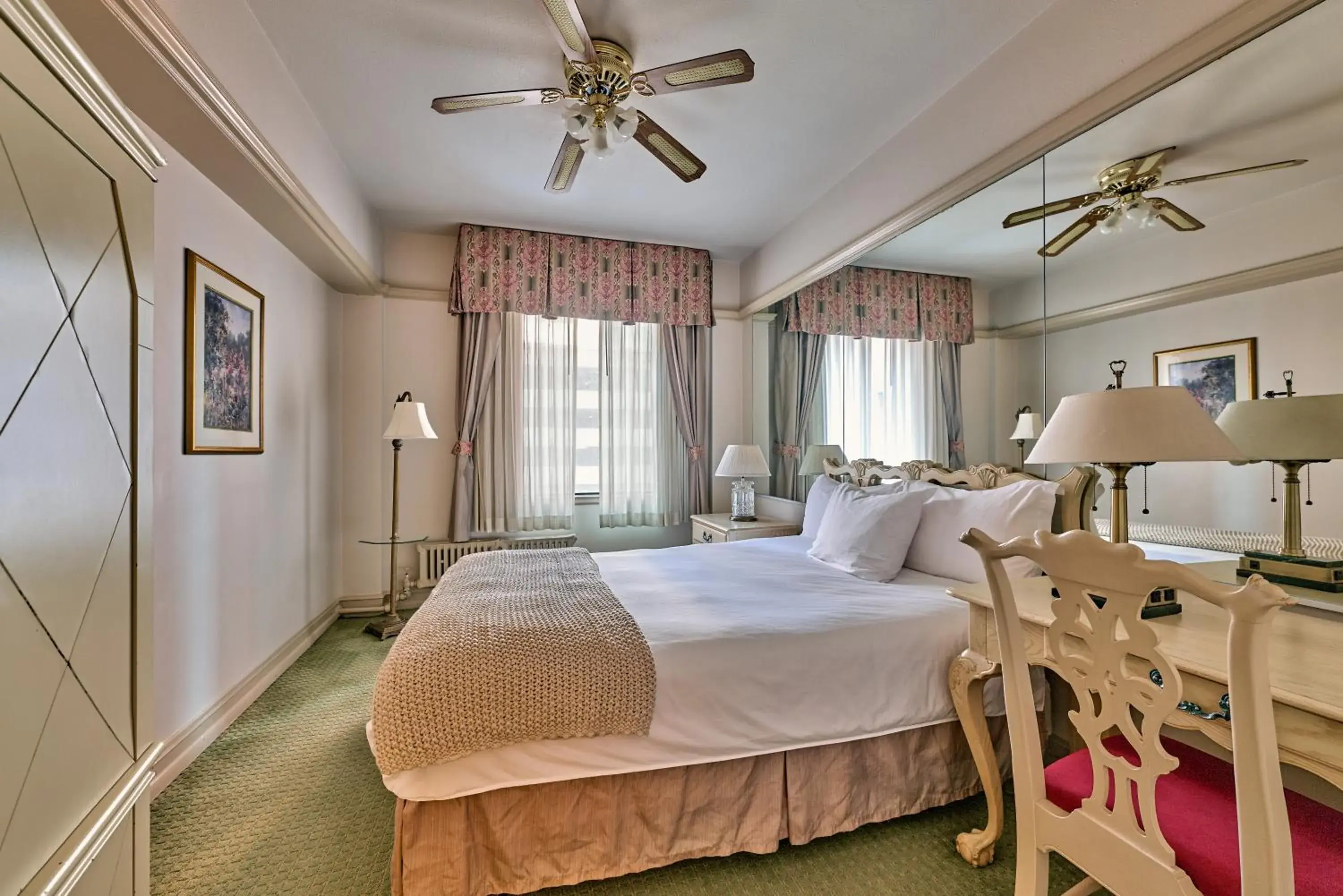 Standard Queen Room in Hotel San Carlos Standard Queen Room in Hotel San Carlos