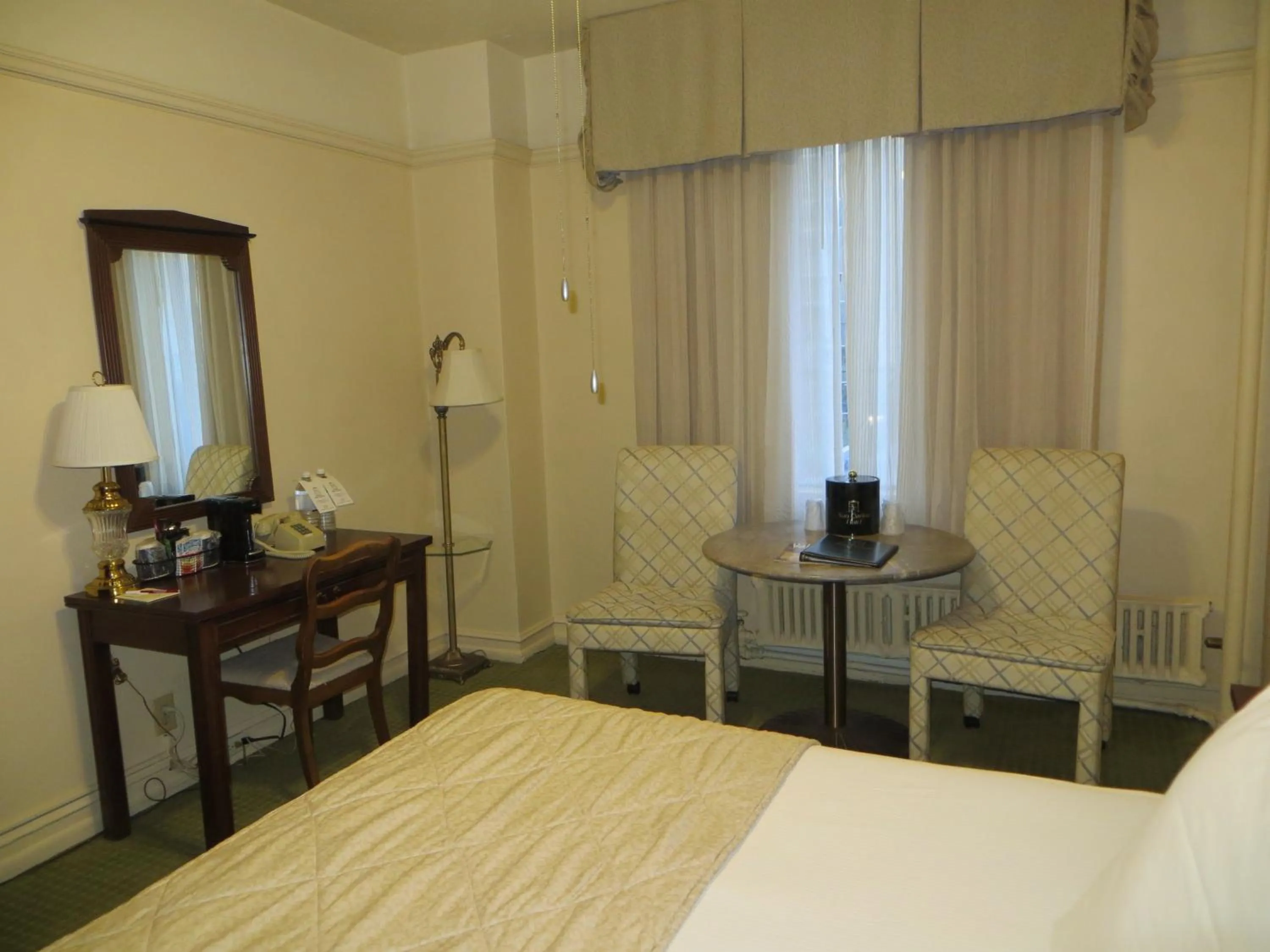 Bed in Hotel San Carlos