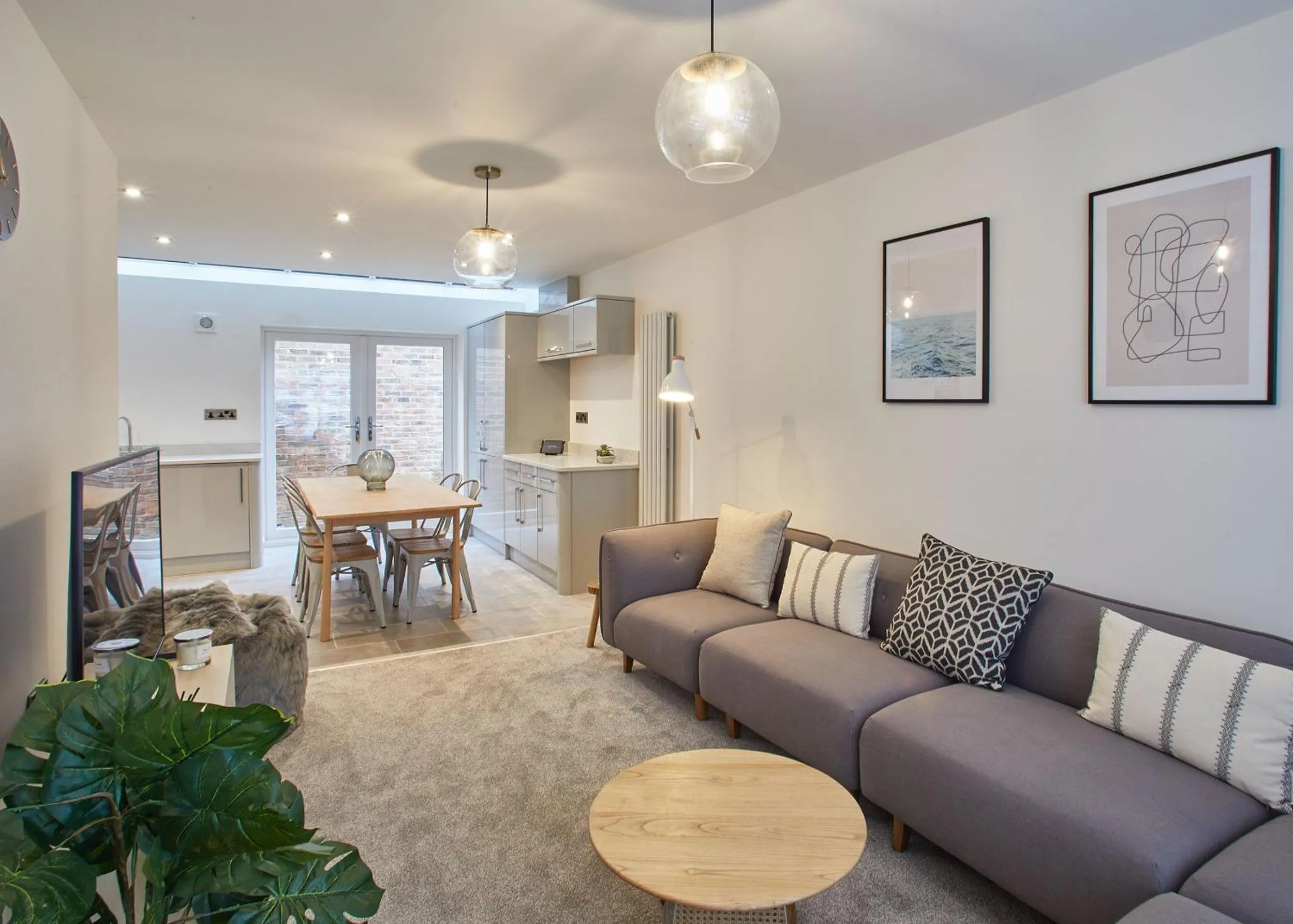 Host & Stay - Hoggarths Retreat