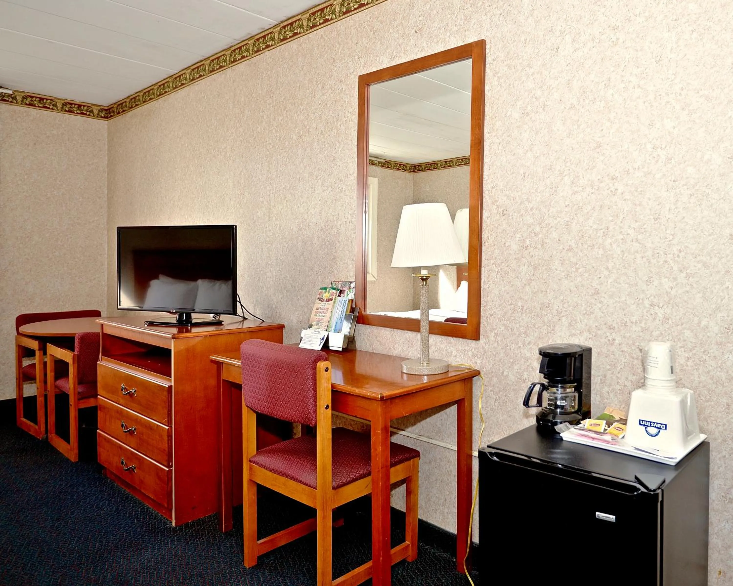 Photo of the whole room in Days Inn by Wyndham Atlantic City Beachblock