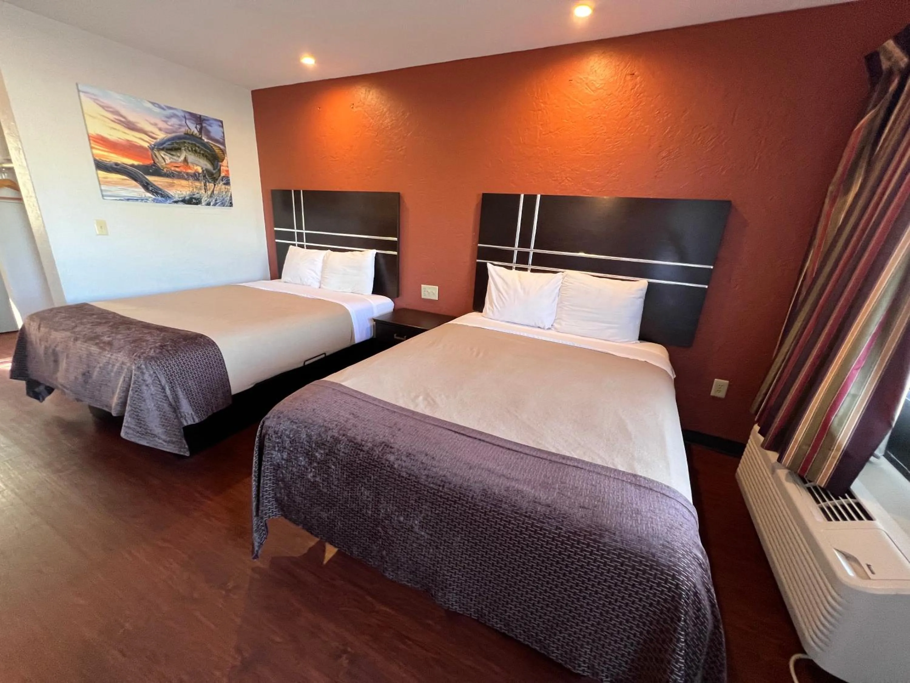 Bed in Budget Inn of Okeechobee