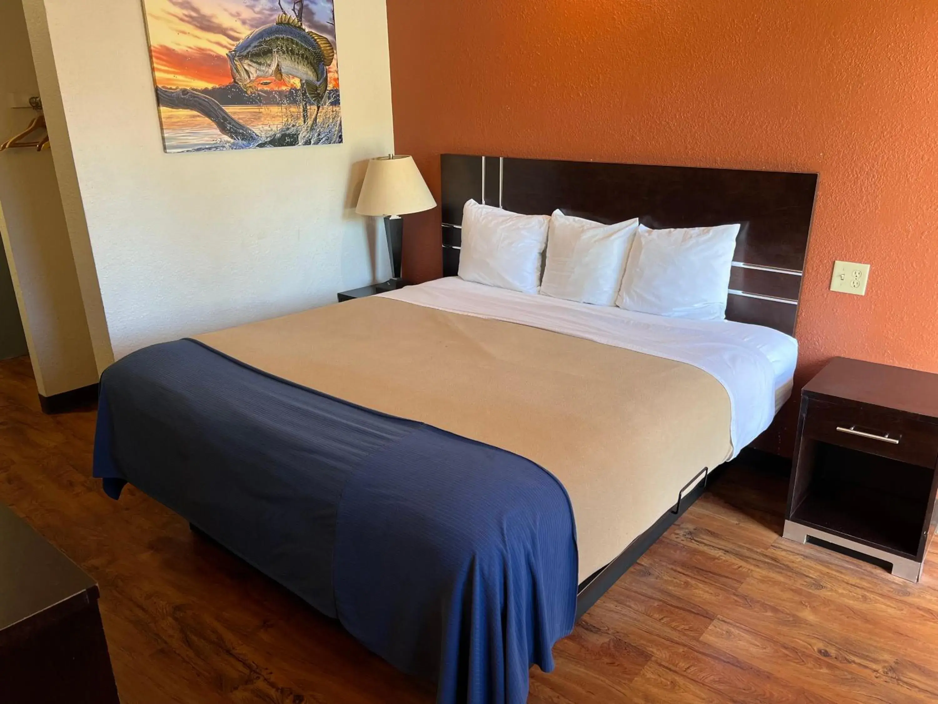 King Room in Budget Inn of Okeechobee King Room in Budget Inn of Okeechobee