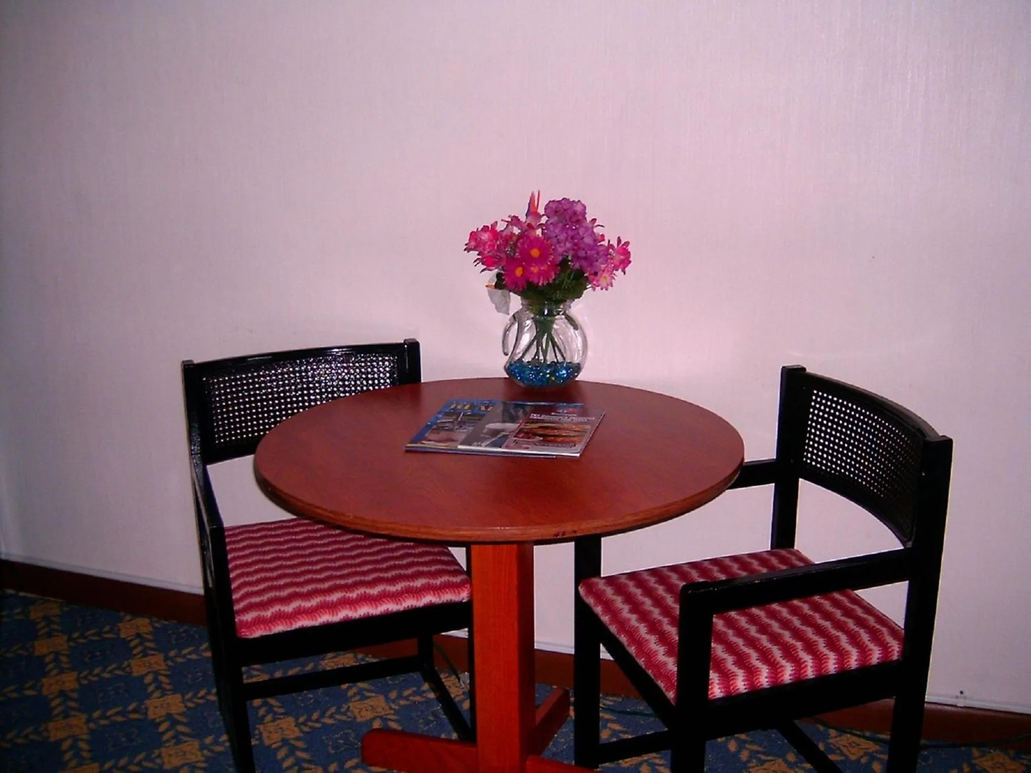 Dining area in Budget Inn of Okeechobee