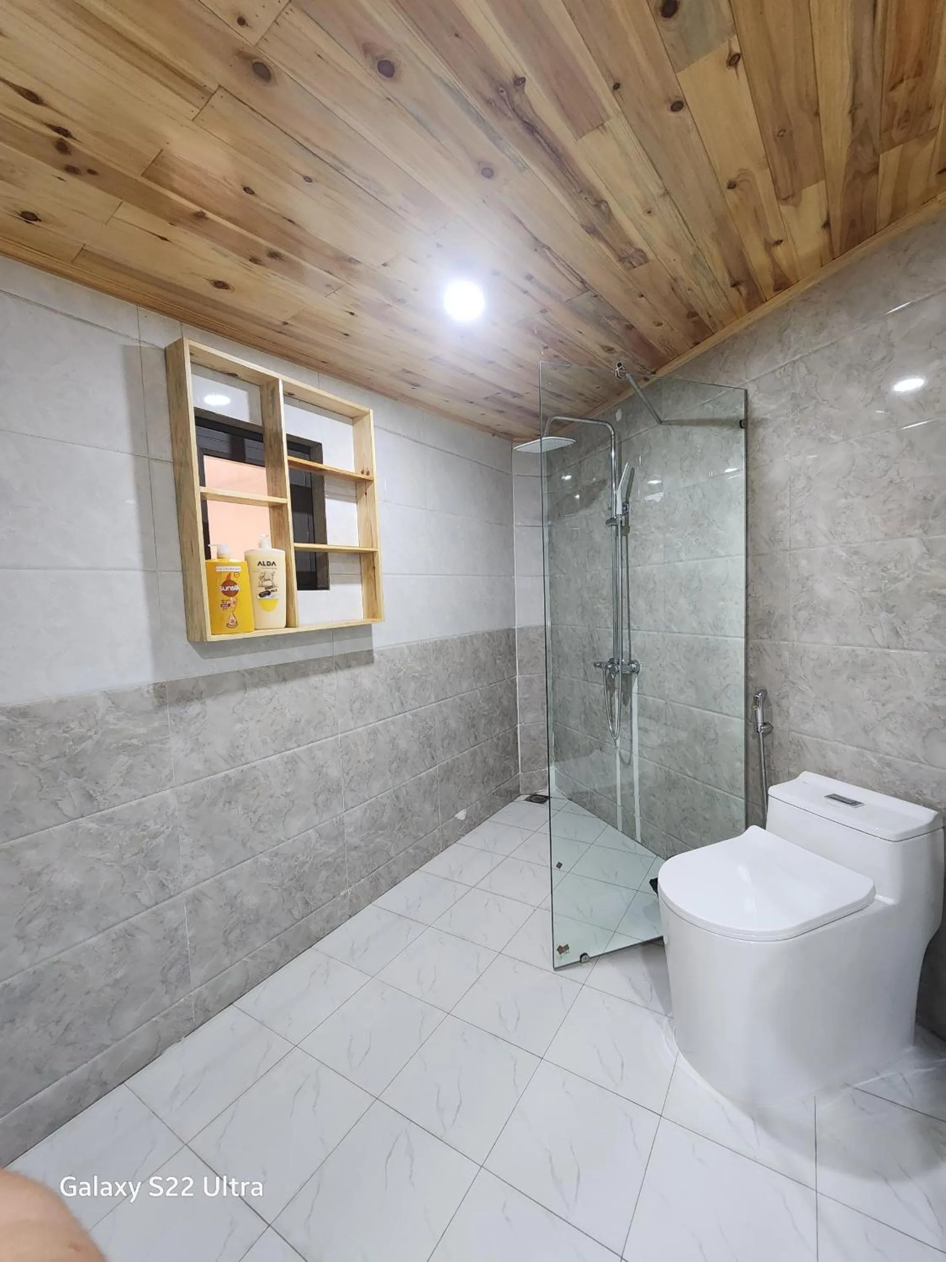 Toilet in SaPa Retreat Condotel
