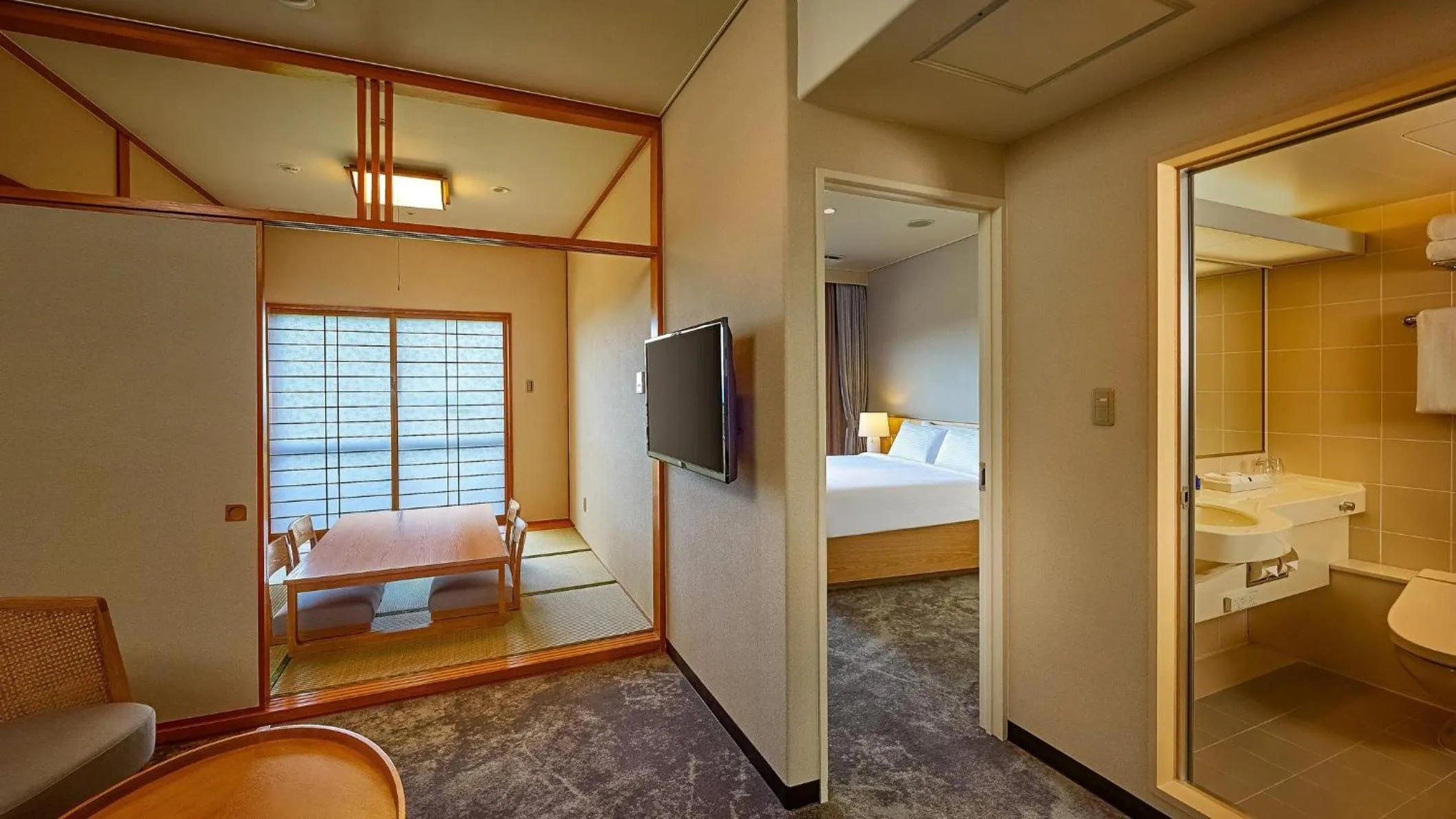 Photo of the whole room, Bed in ANA Crowne Plaza Resort Okinawa Uruma Hills By IHG