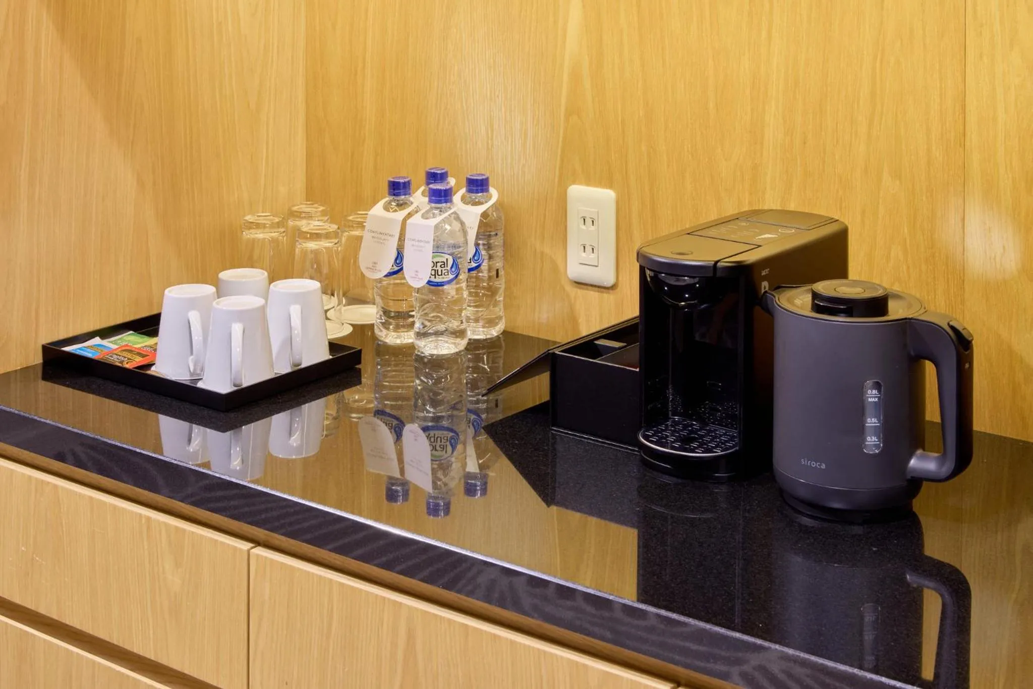 Photo of the whole room in ANA Crowne Plaza Resort Okinawa Uruma Hills By IHG