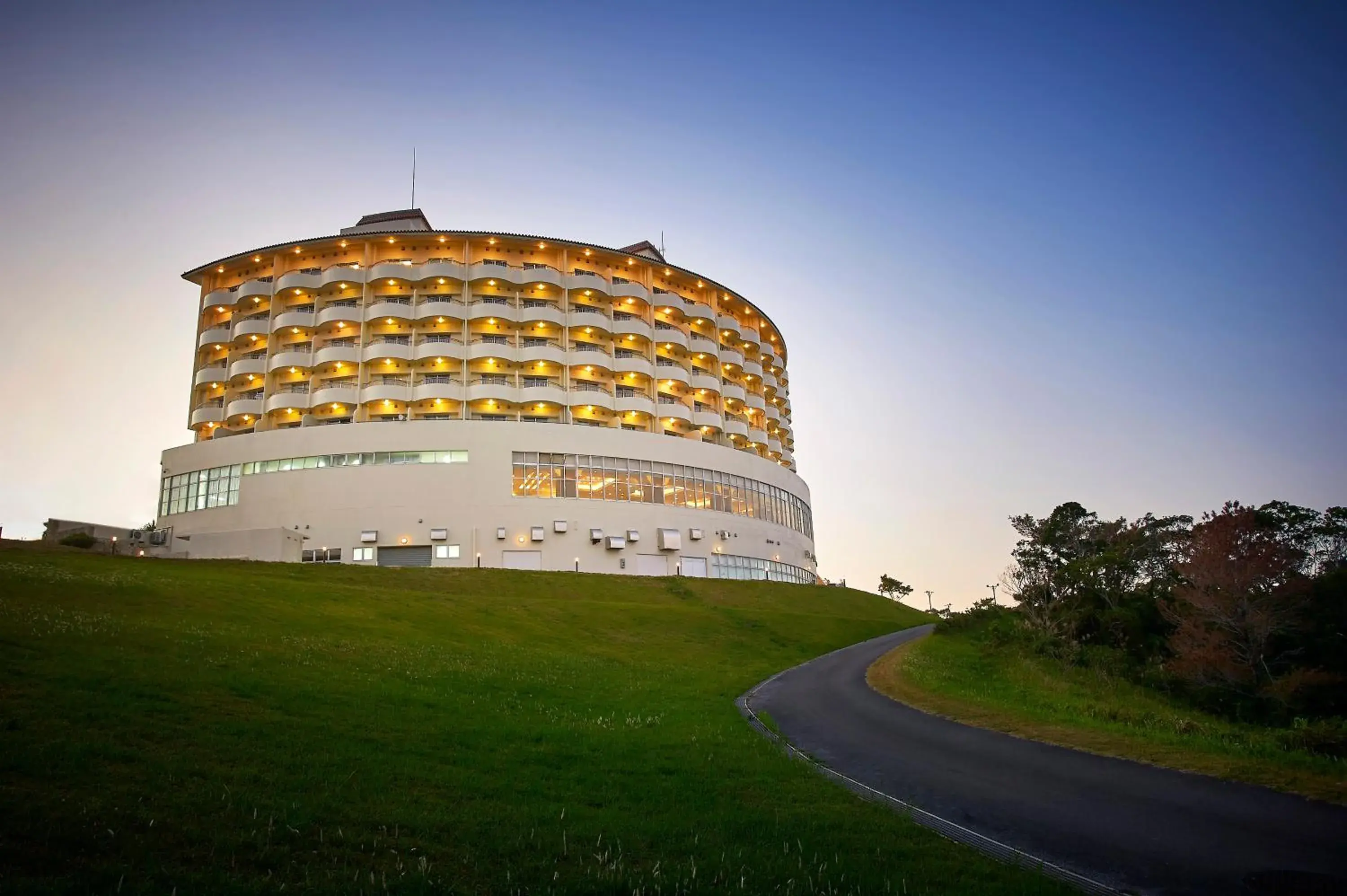 Property building in ANA Crowne Plaza Resort Okinawa Uruma Hills By IHG Property building in ANA Crowne Plaza Resort Okinawa Uruma Hills By IHG